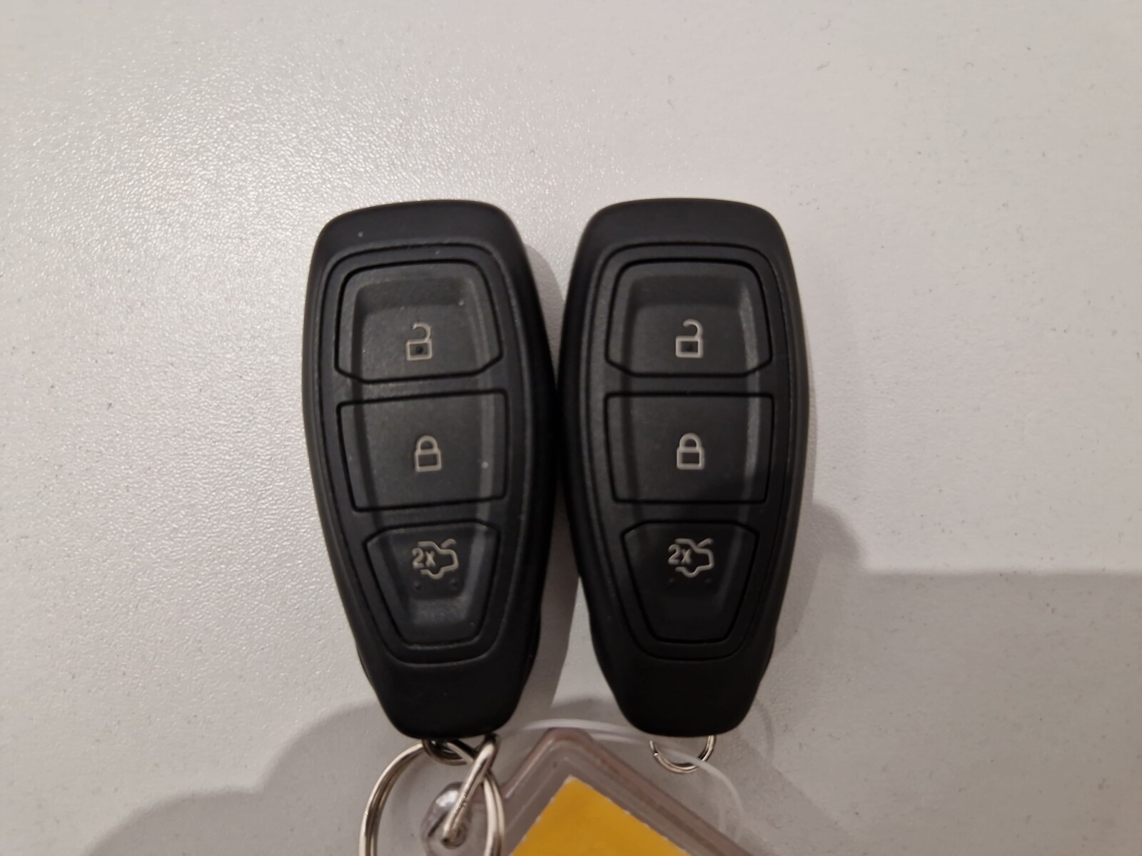 Ford Kuga - zdjęcie 22