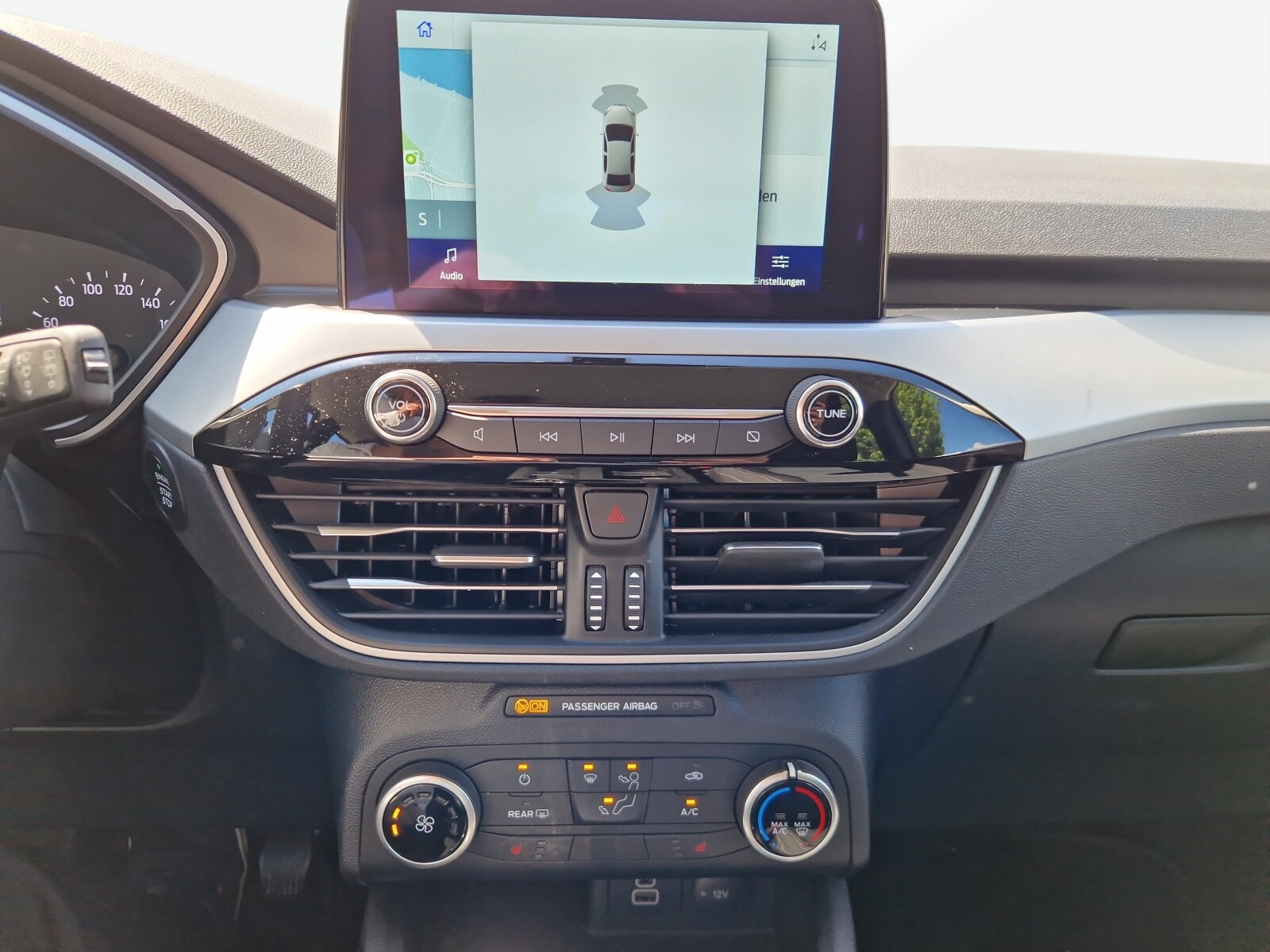 Ford Kuga - zdjęcie 36