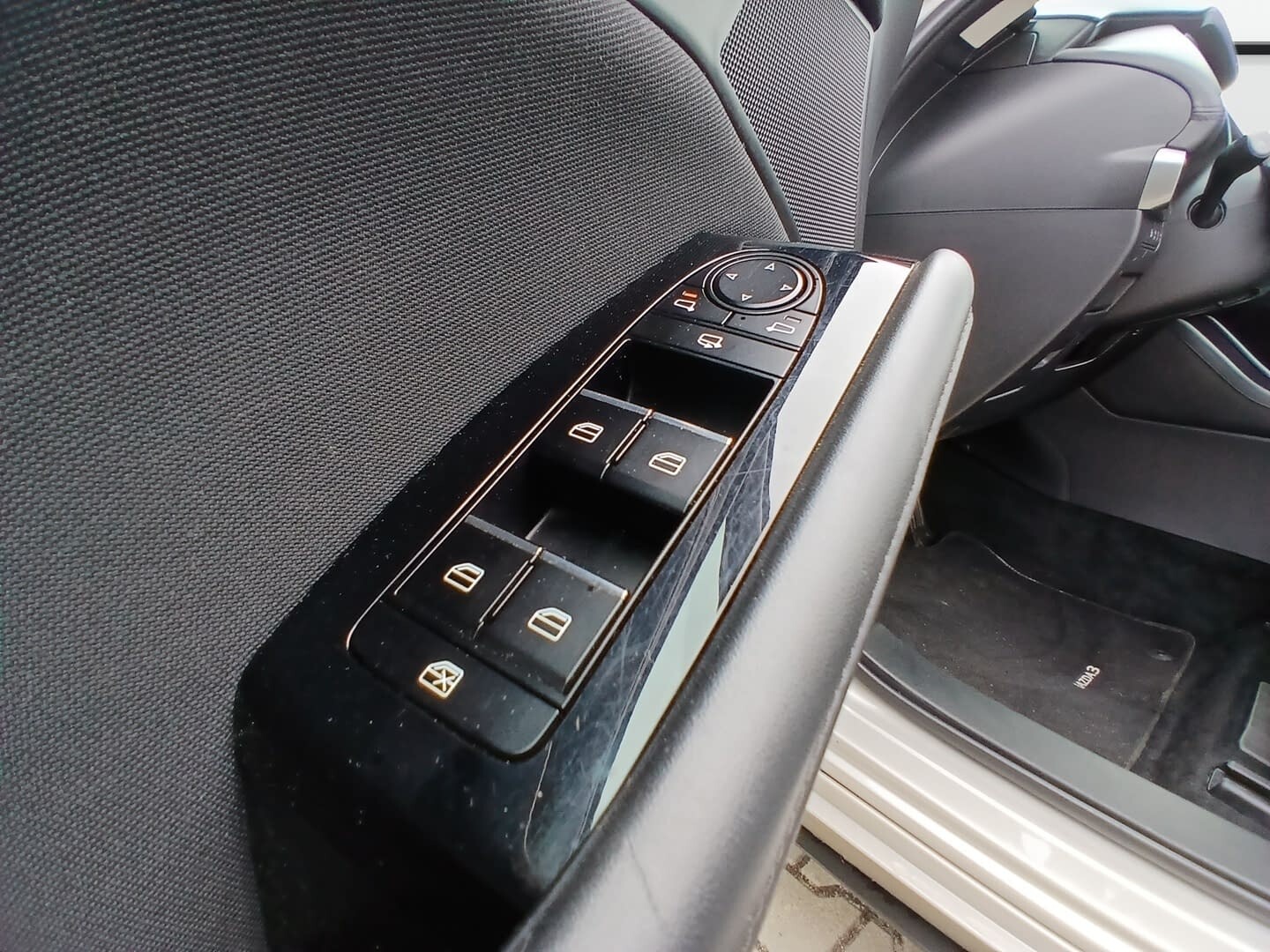 Mazda 3 - zdjęcie 37