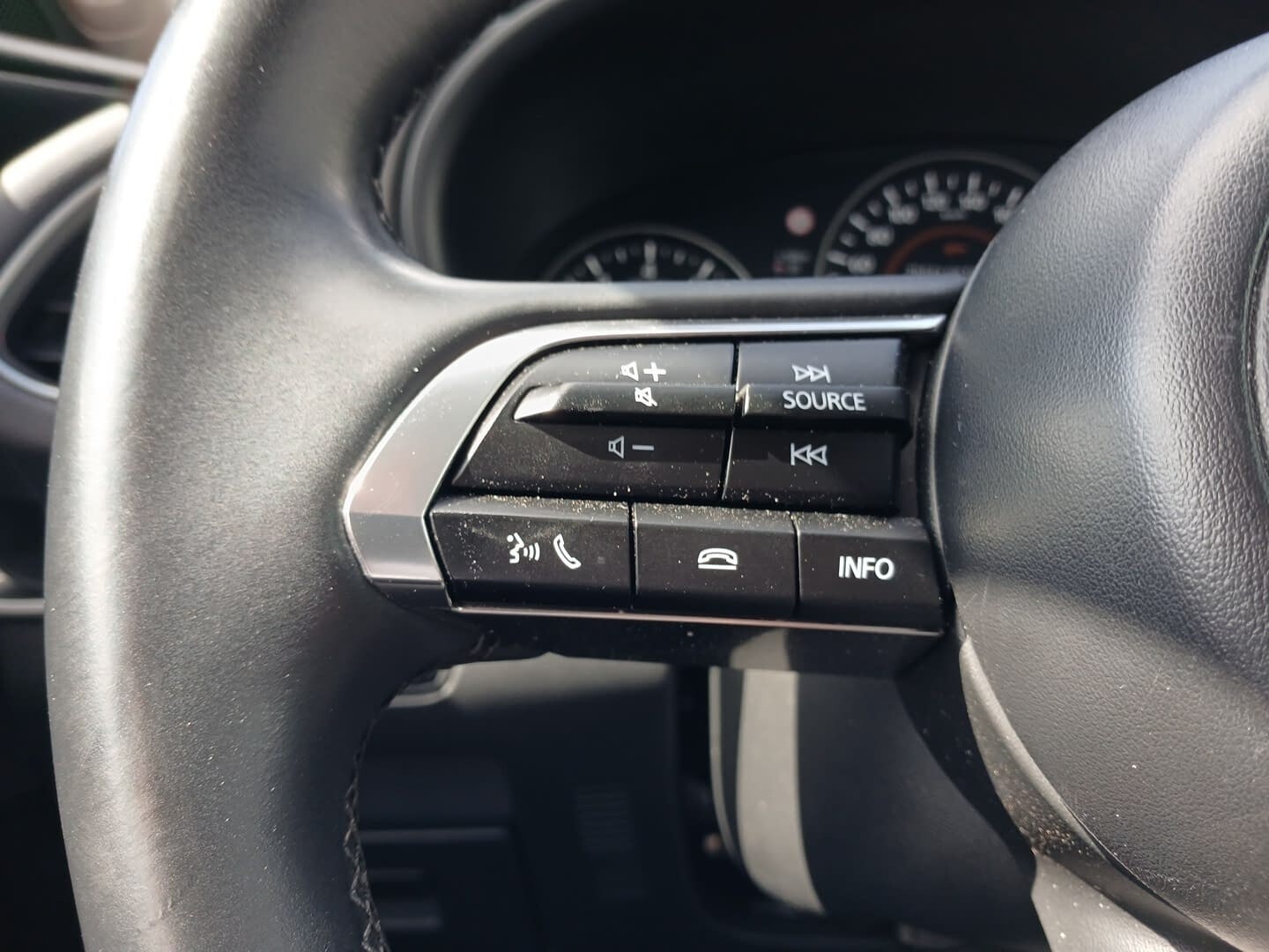 Mazda 3 - zdjęcie 12