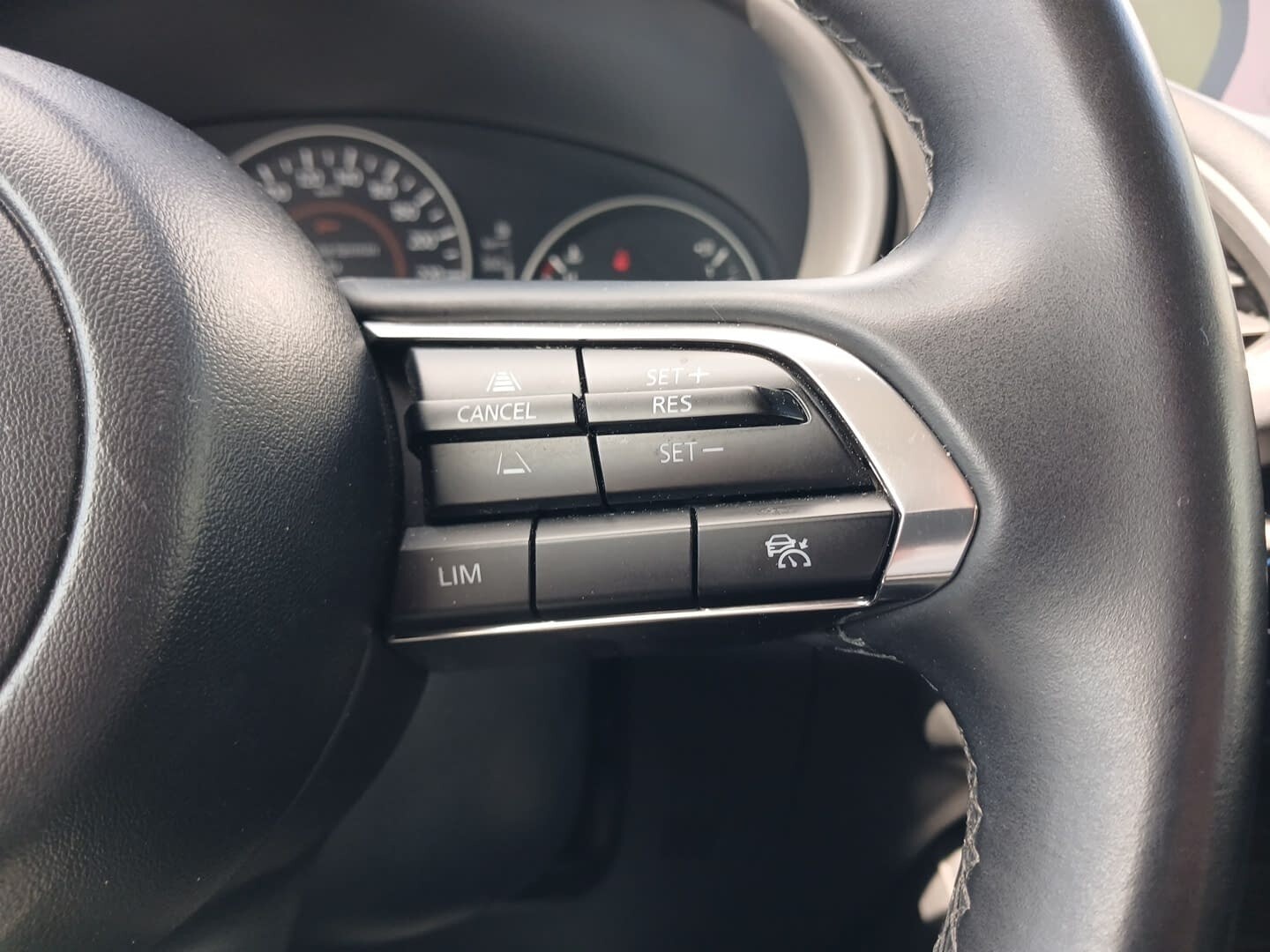 Mazda 3 - zdjęcie 37