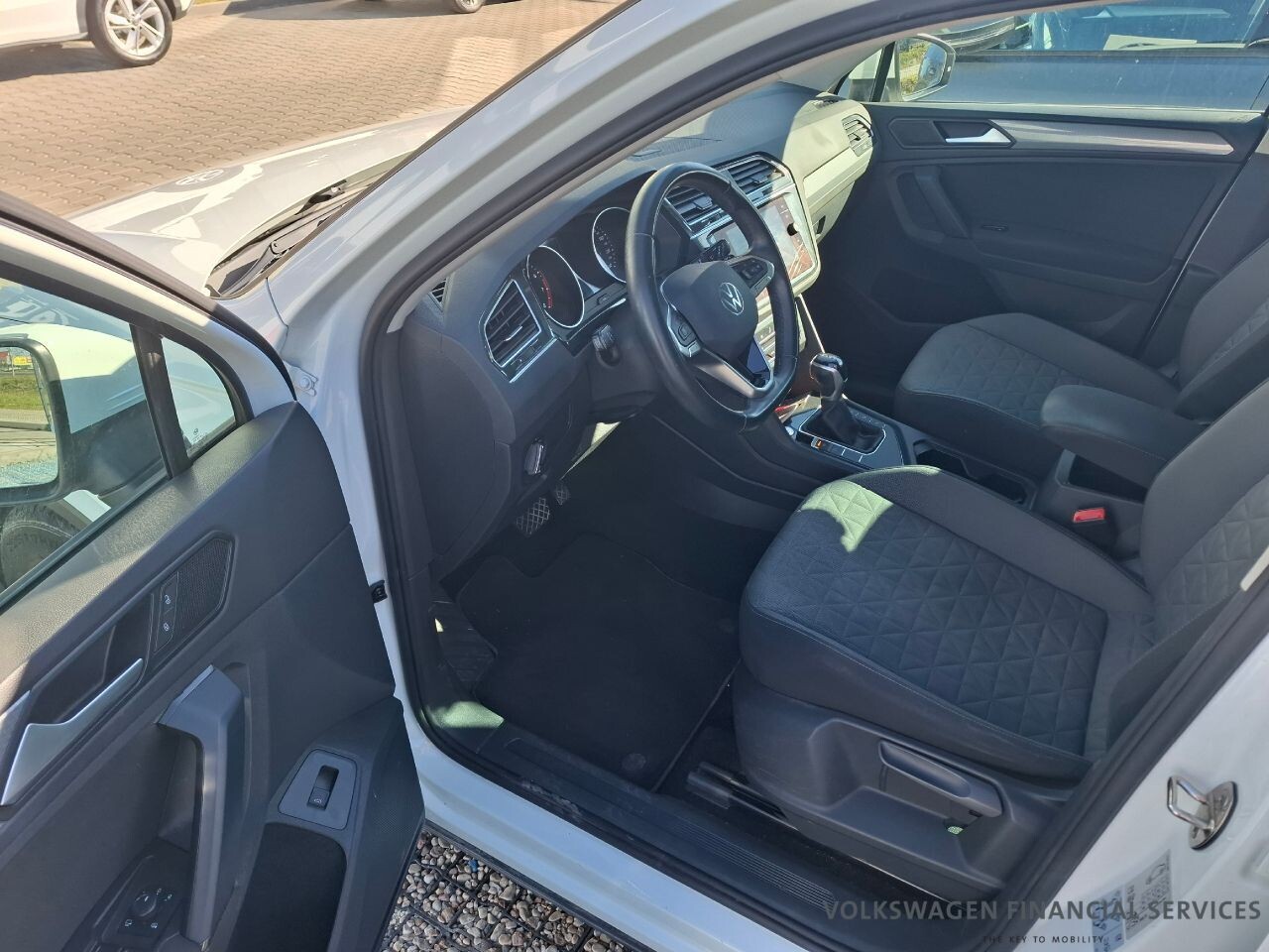 Volkswagen Tiguan - zdjęcie 5