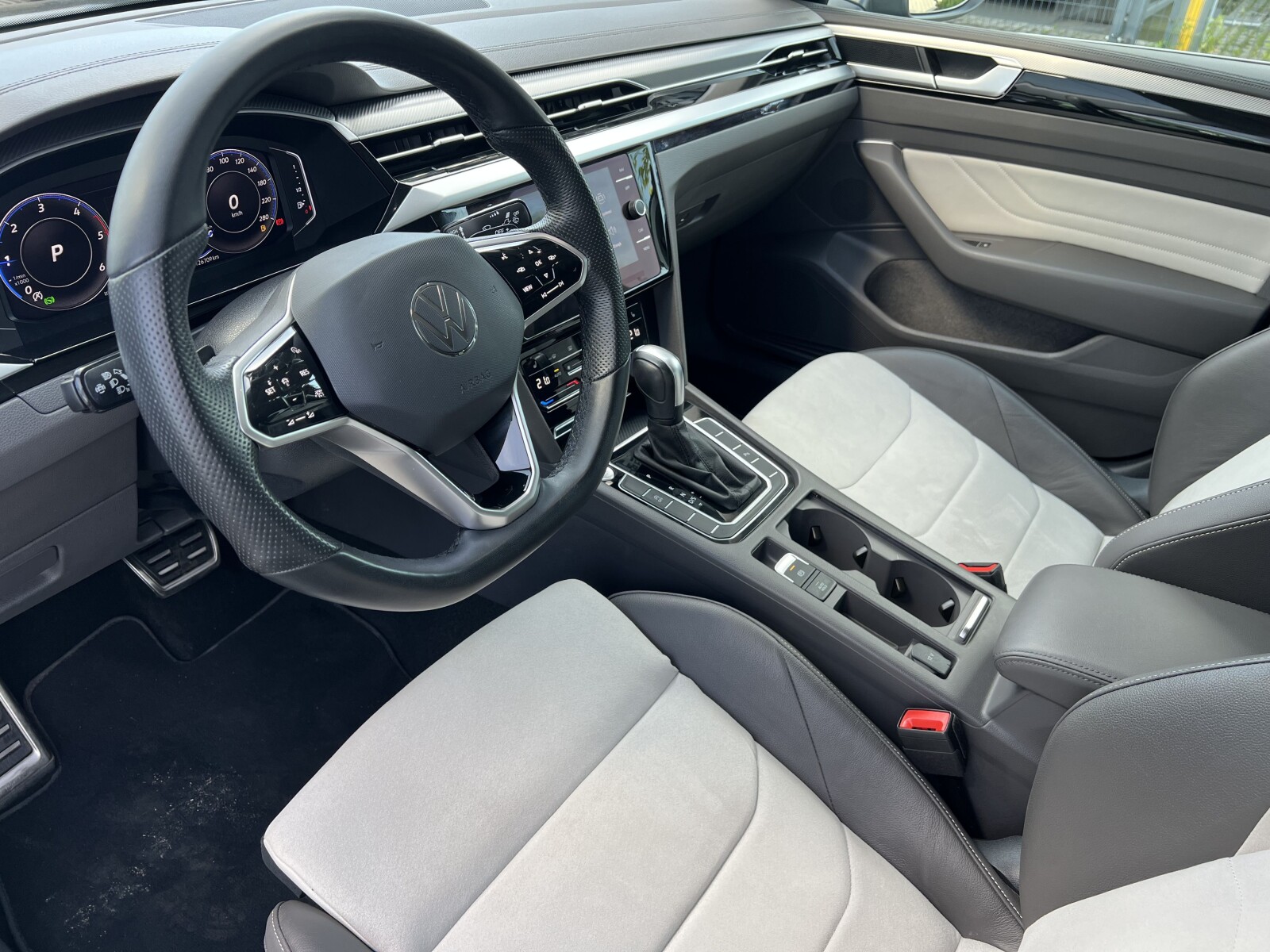 Volkswagen Arteon - zdjęcie 14