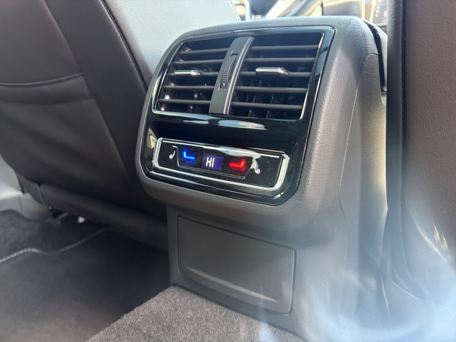 Volkswagen Arteon Shooting Brake - zdjęcie 40