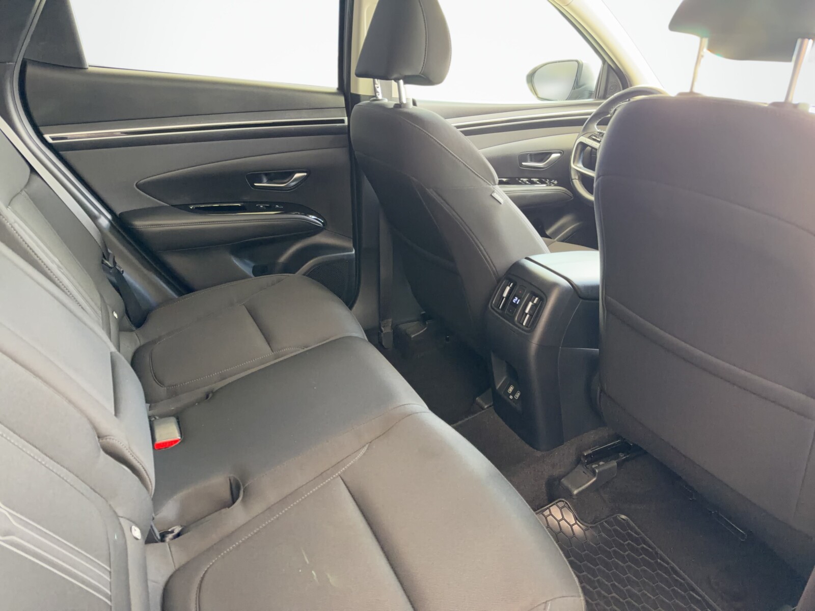 Hyundai Tucson - zdjęcie 14