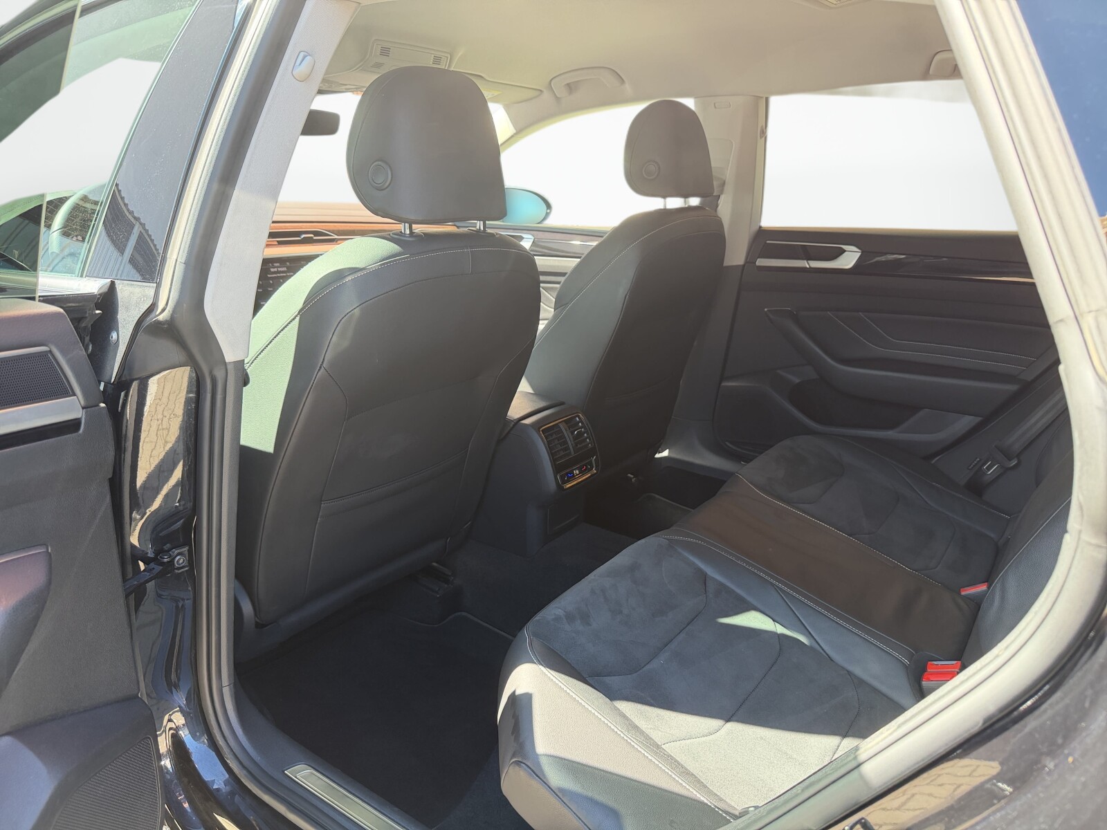Volkswagen Arteon - zdjęcie 32