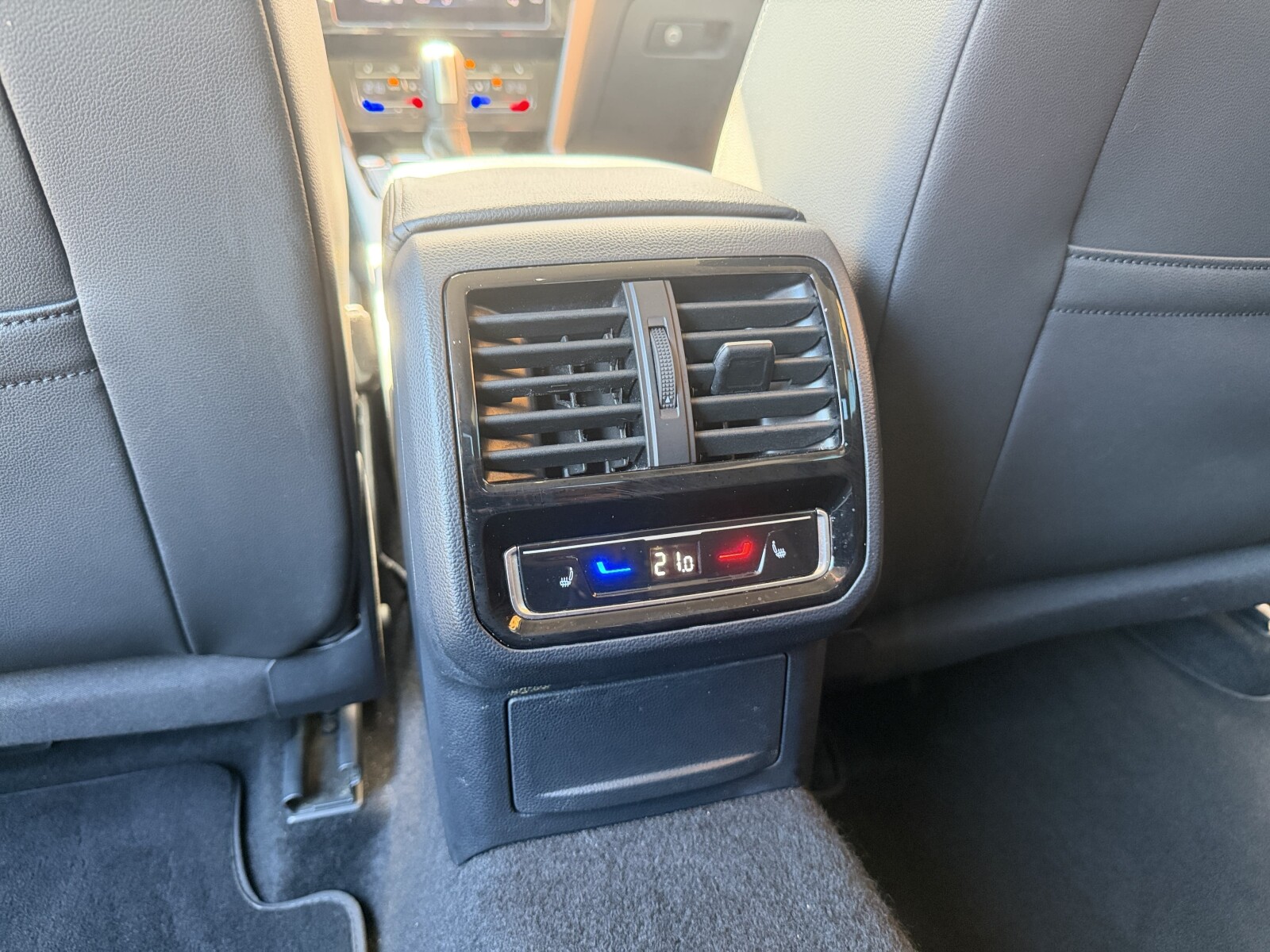 Volkswagen Arteon - zdjęcie 33