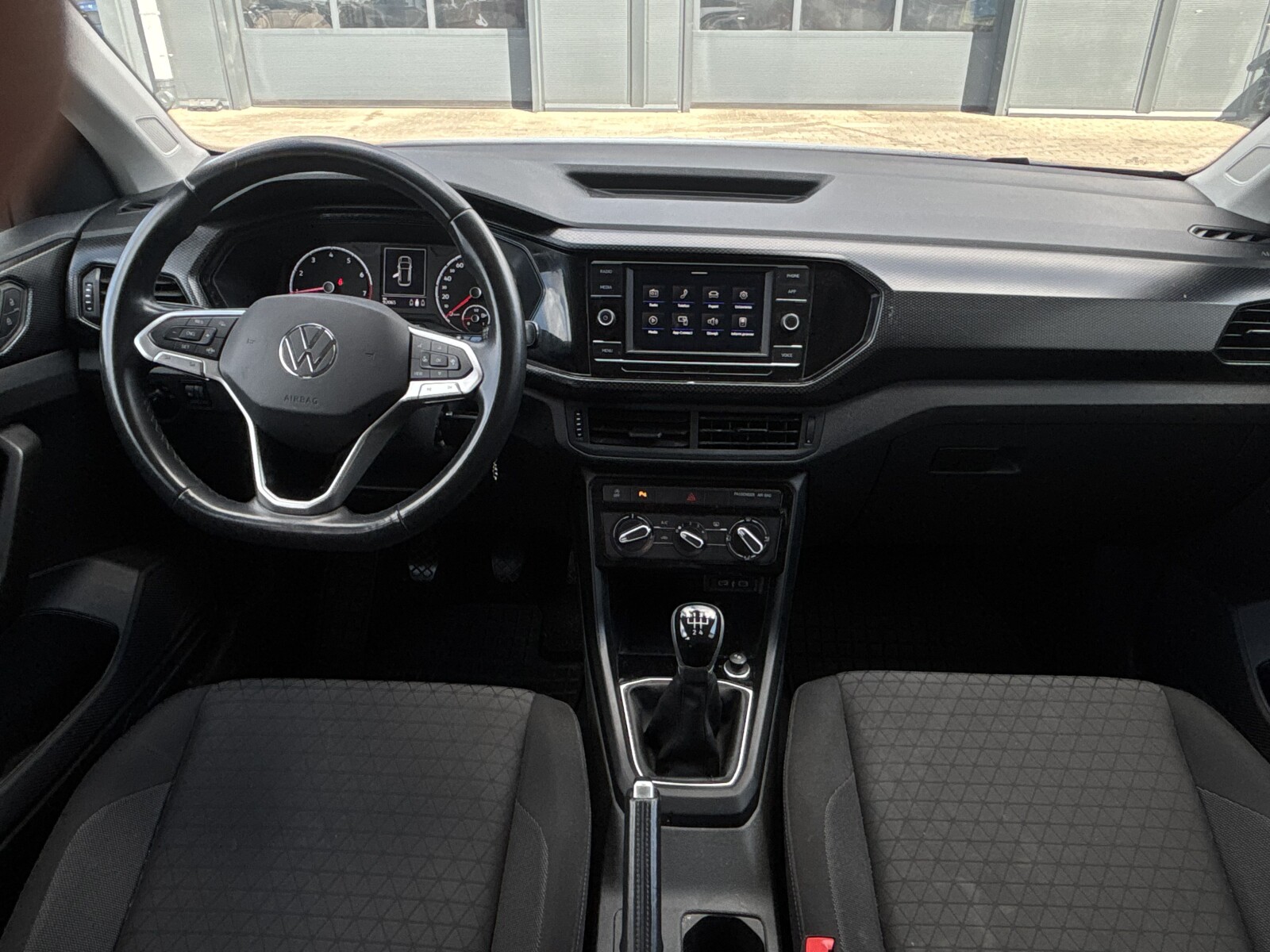 Volkswagen T-Cross - zdjęcie 25