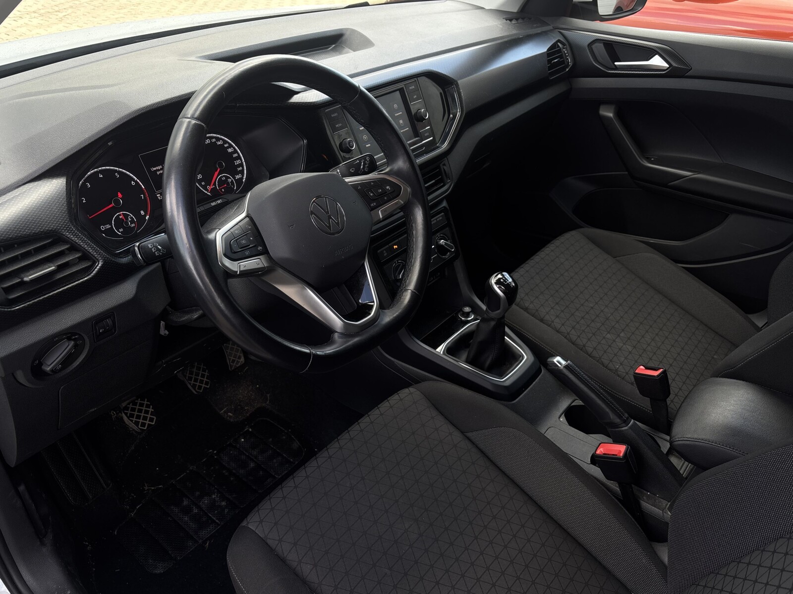 Volkswagen T-Cross - zdjęcie 9