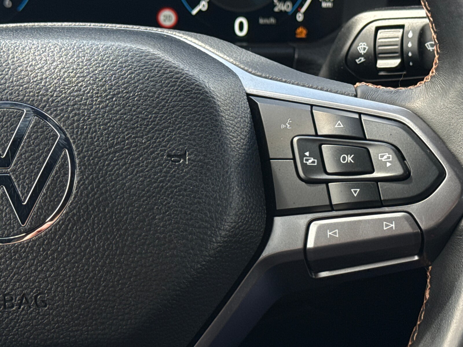Volkswagen Amarok - zdjęcie 21