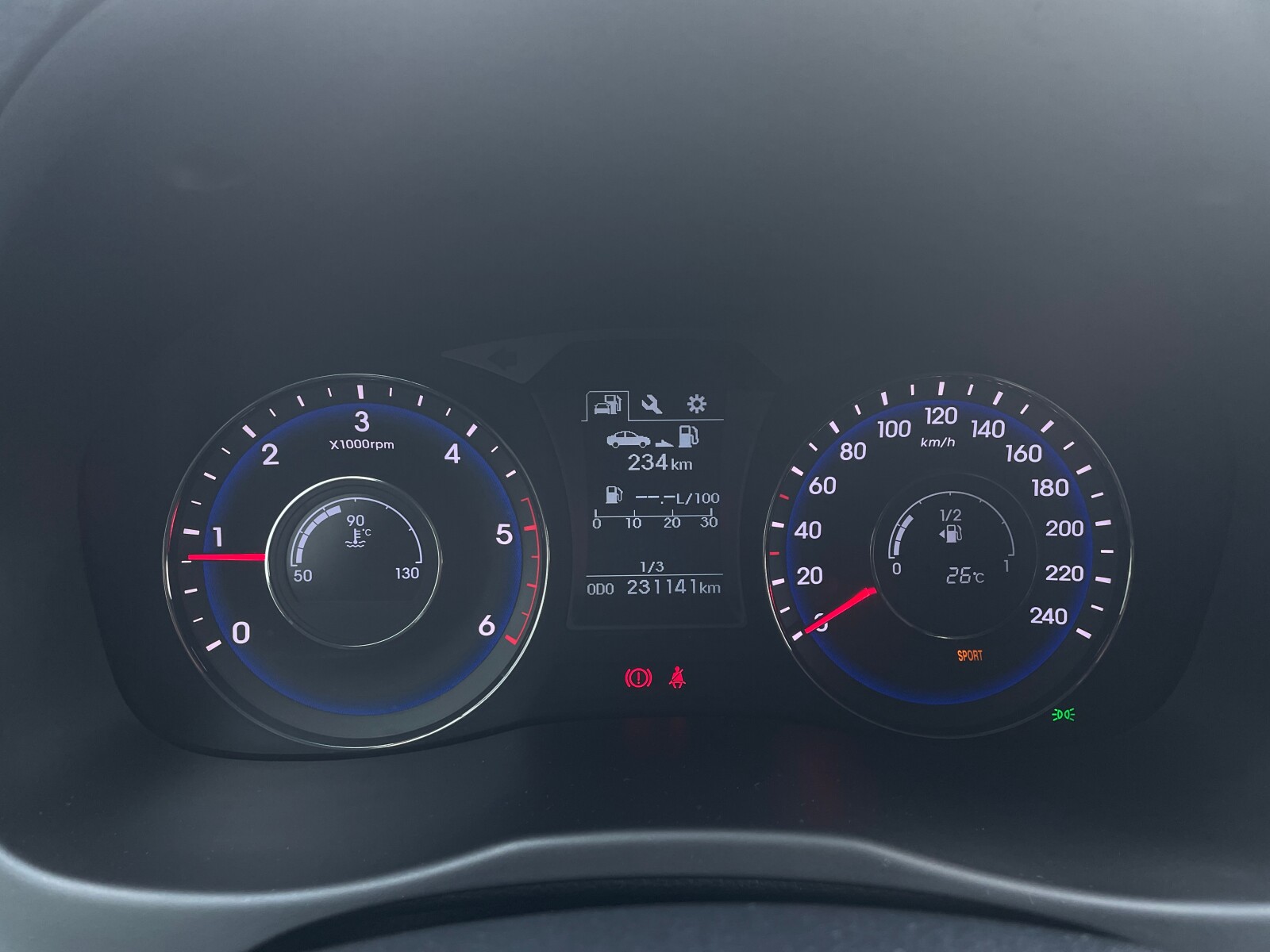 Hyundai i40 - zdjęcie 25