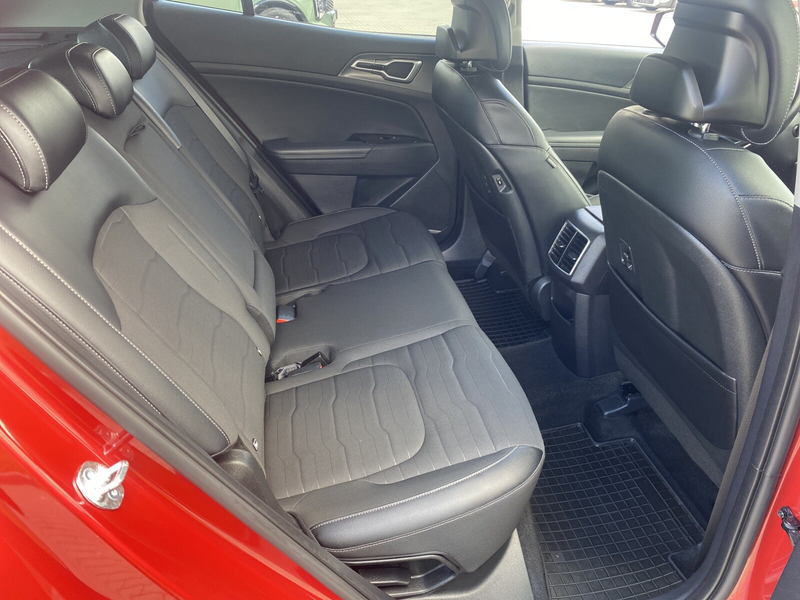 Kia Sportage - zdjęcie 15
