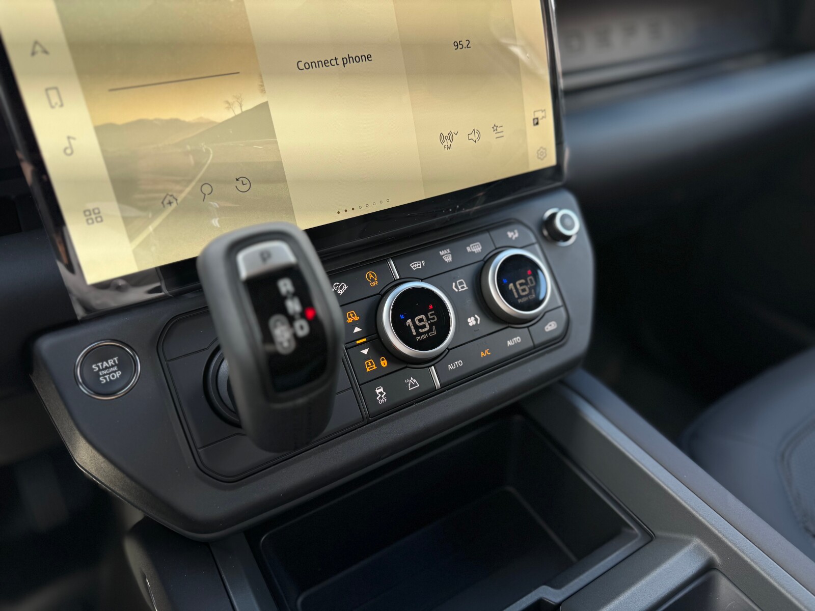 Land Rover Defender 110 - zdjęcie 12