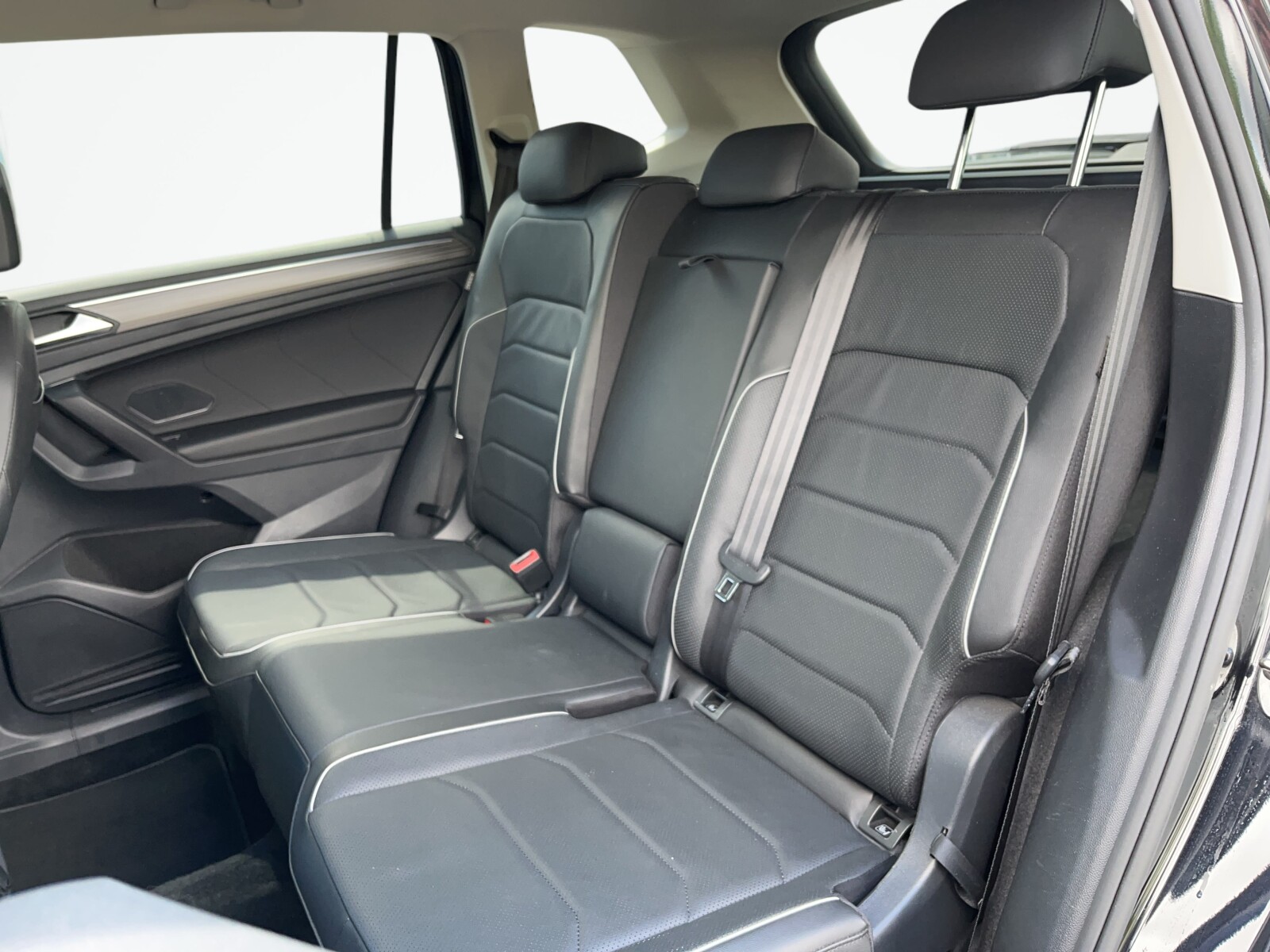 Volkswagen Tiguan Allspace - zdjęcie 9