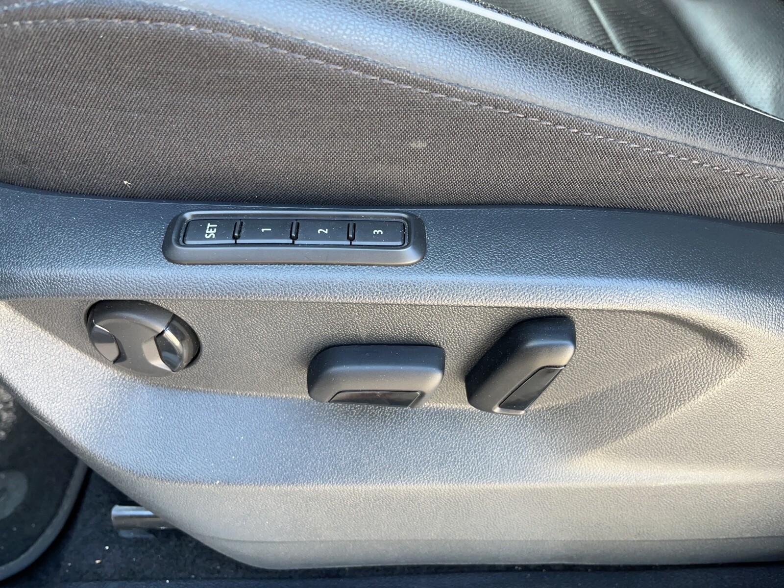 Volkswagen Tiguan Allspace - zdjęcie 19