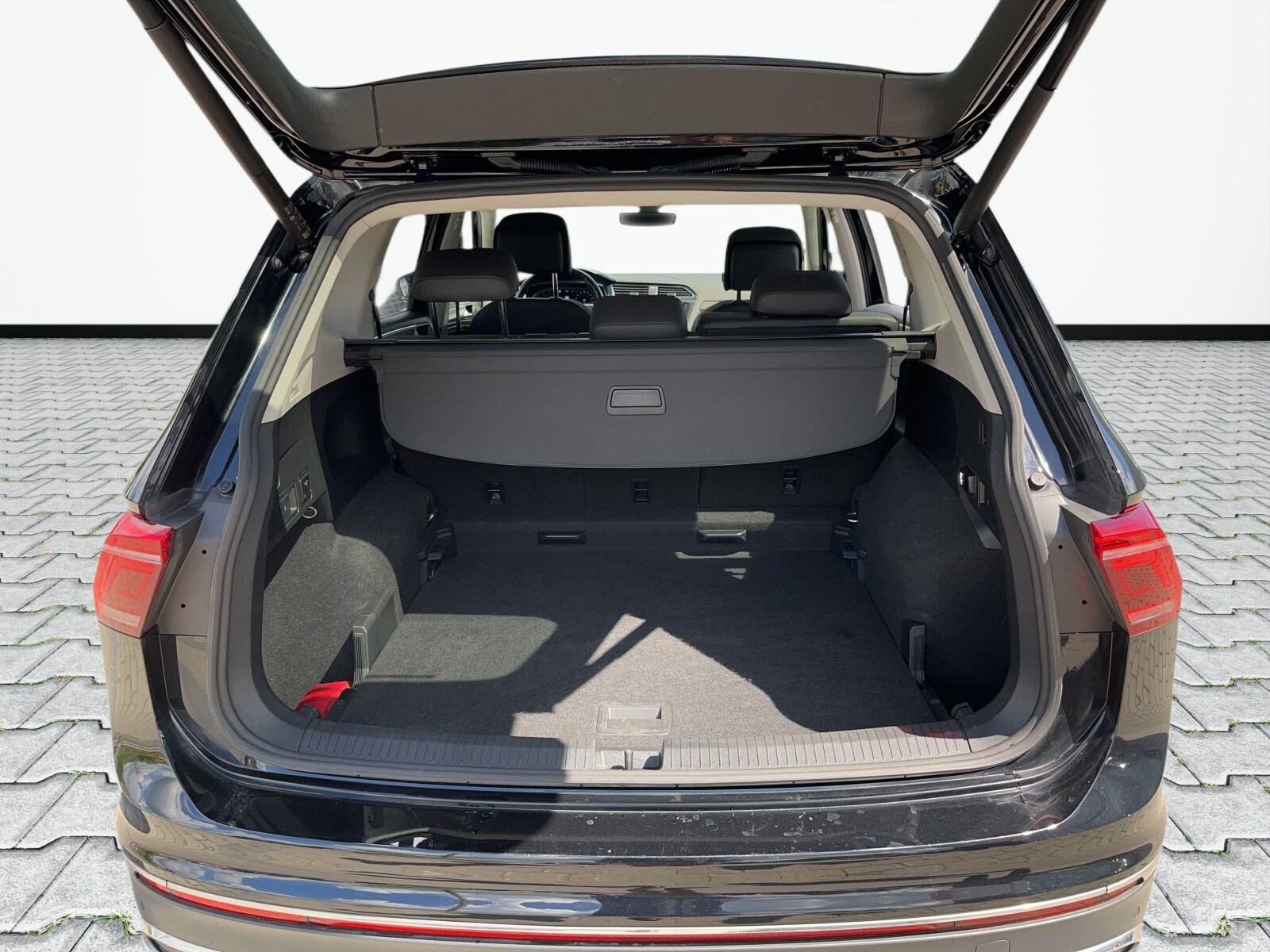 Volkswagen Tiguan Allspace - zdjęcie 13