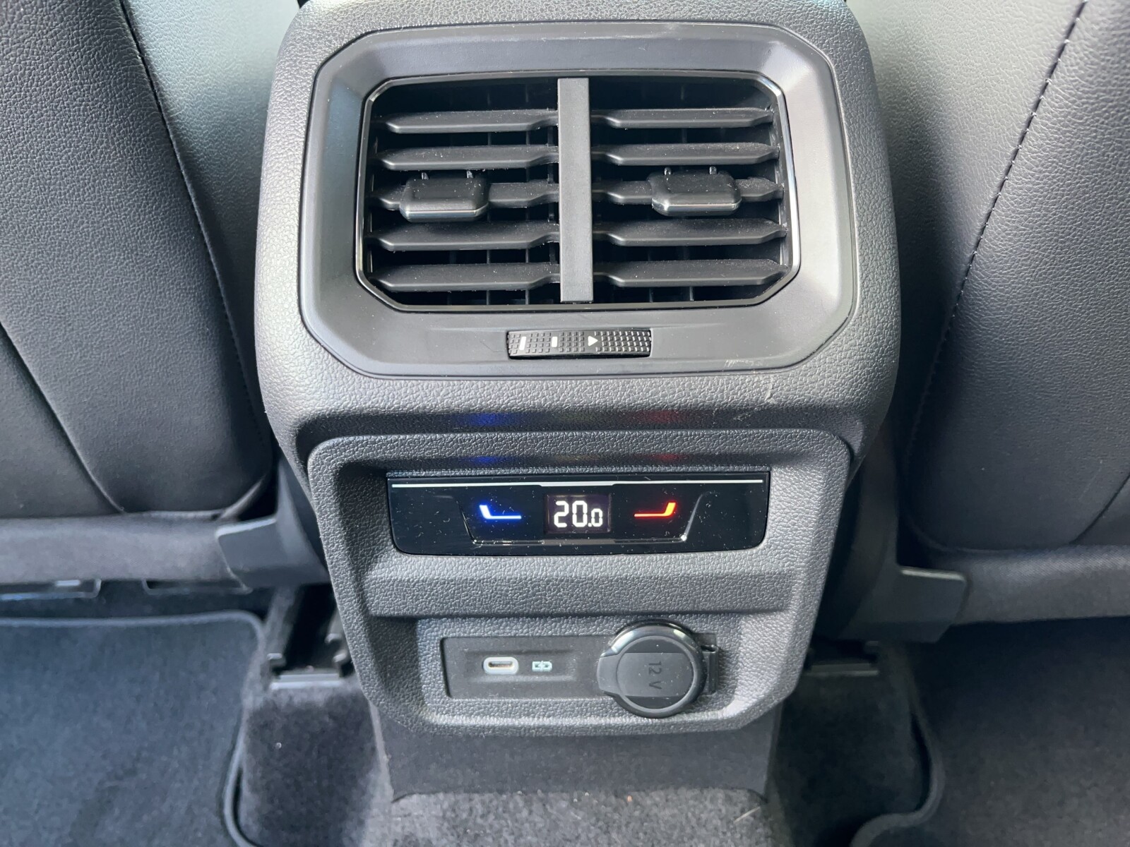 Volkswagen Tiguan Allspace - zdjęcie 10