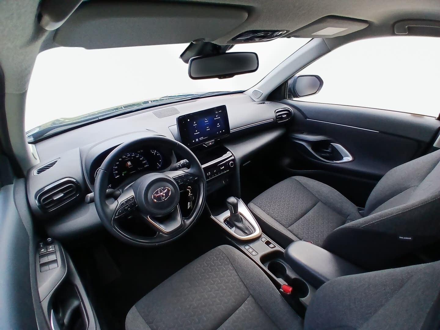 Toyota Yaris Cross - zdjęcie 11