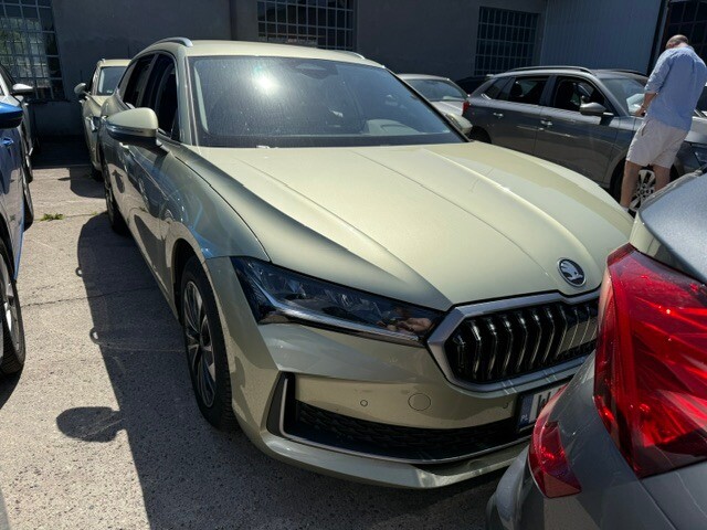 Škoda Superb Combi - zdjęcie 4