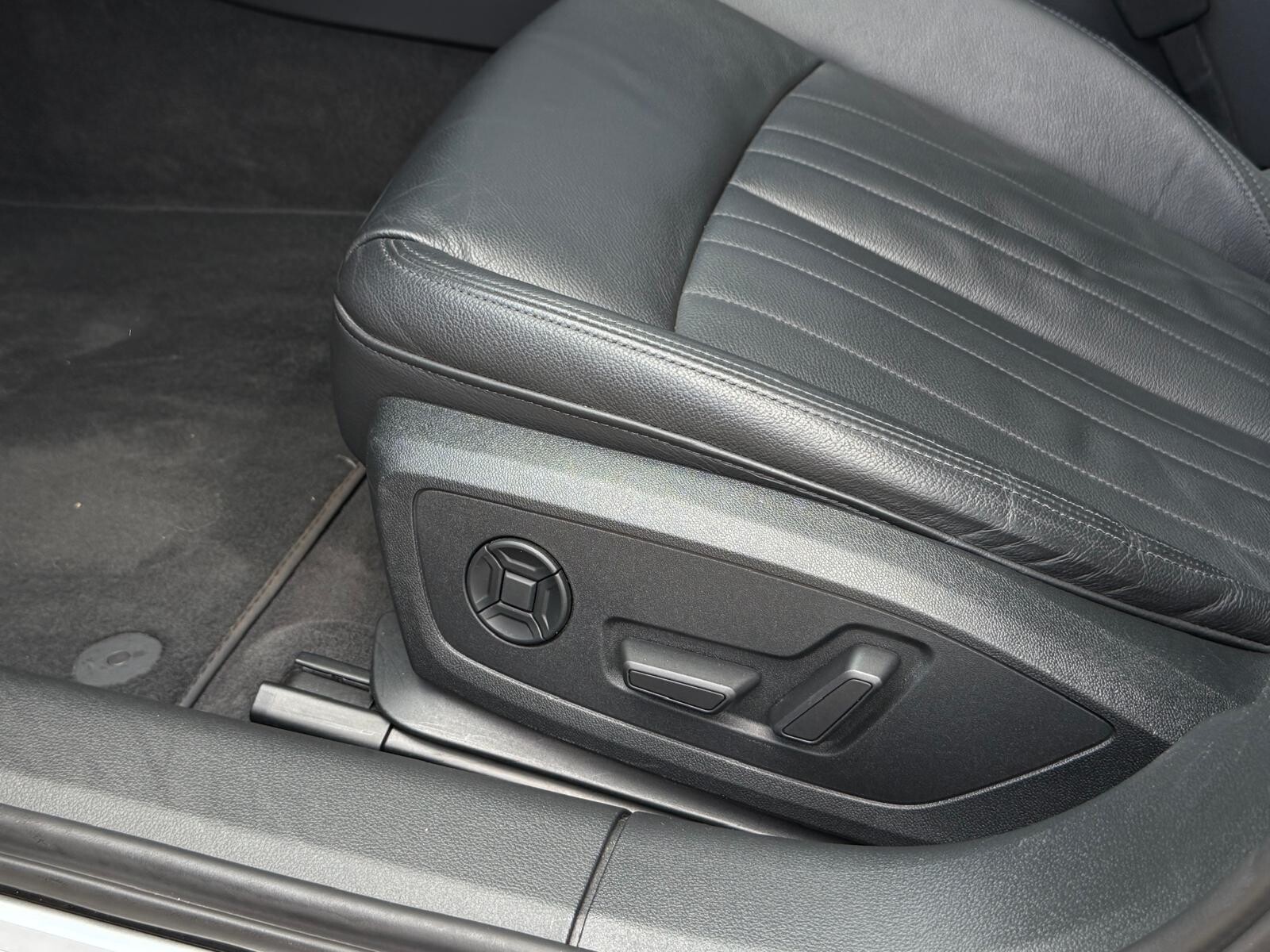 Audi A6 Avant - zdjęcie 14