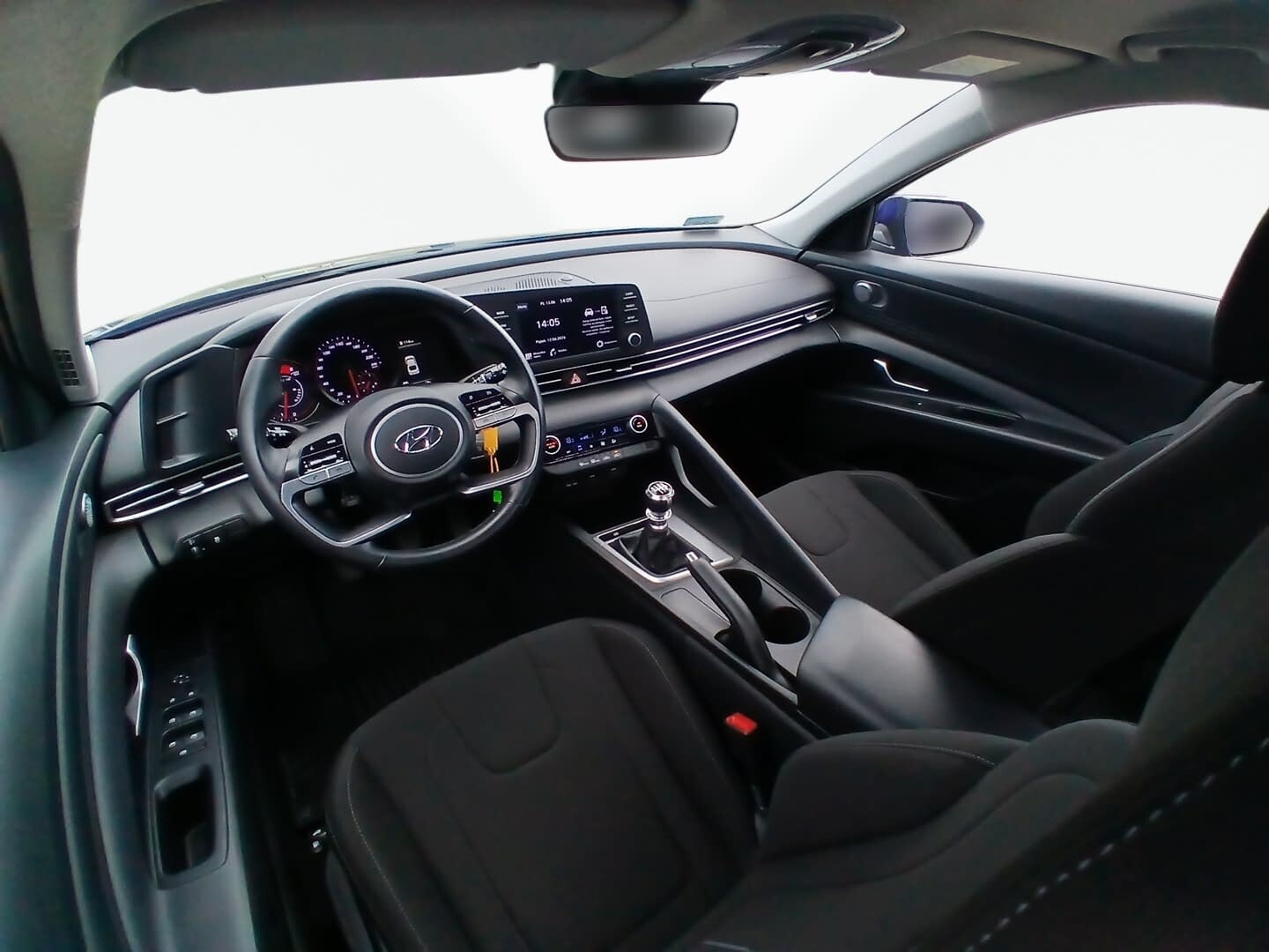 Hyundai Elantra - zdjęcie 9