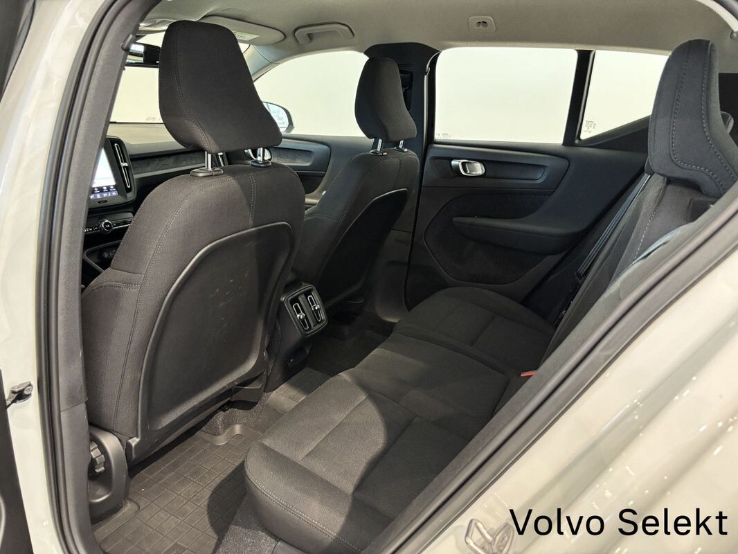 Volvo XC 40 - zdjęcie 18