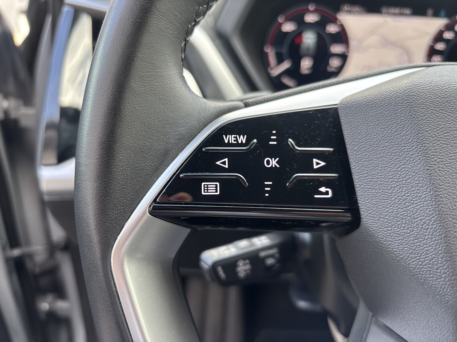Audi Q4 e-tron - zdjęcie 11