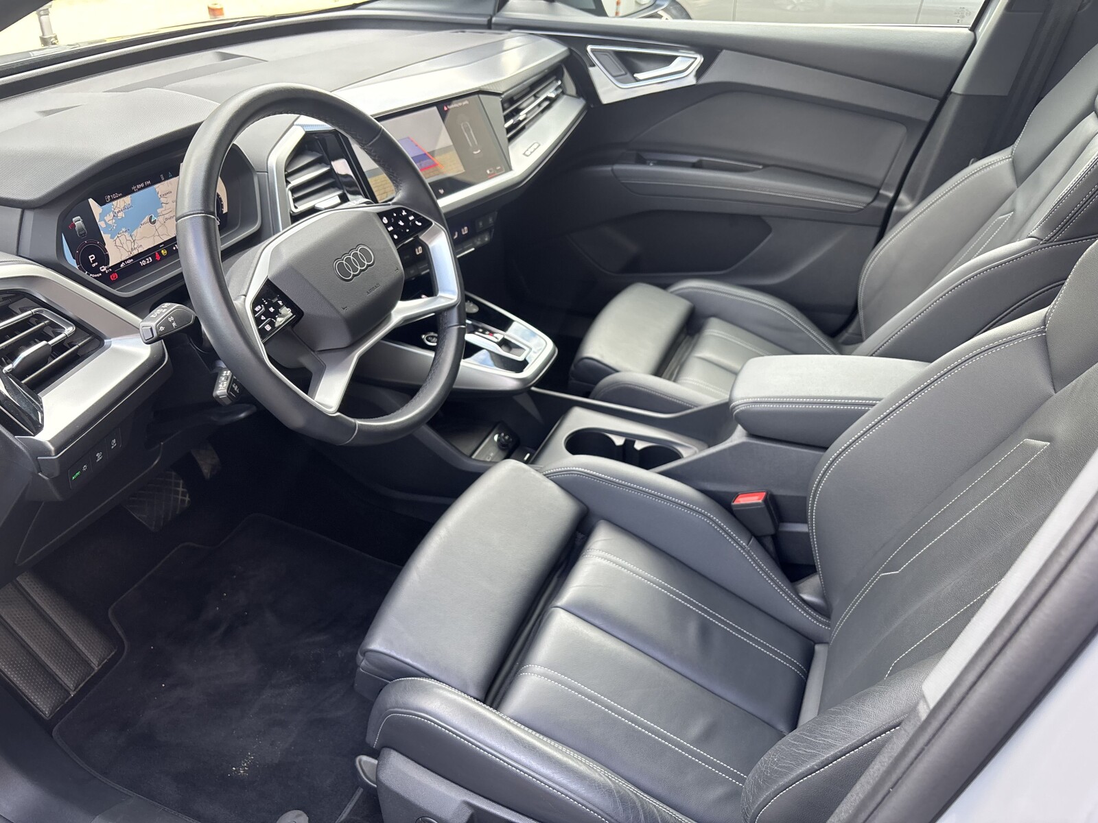 Audi Q4 e-tron - zdjęcie 16