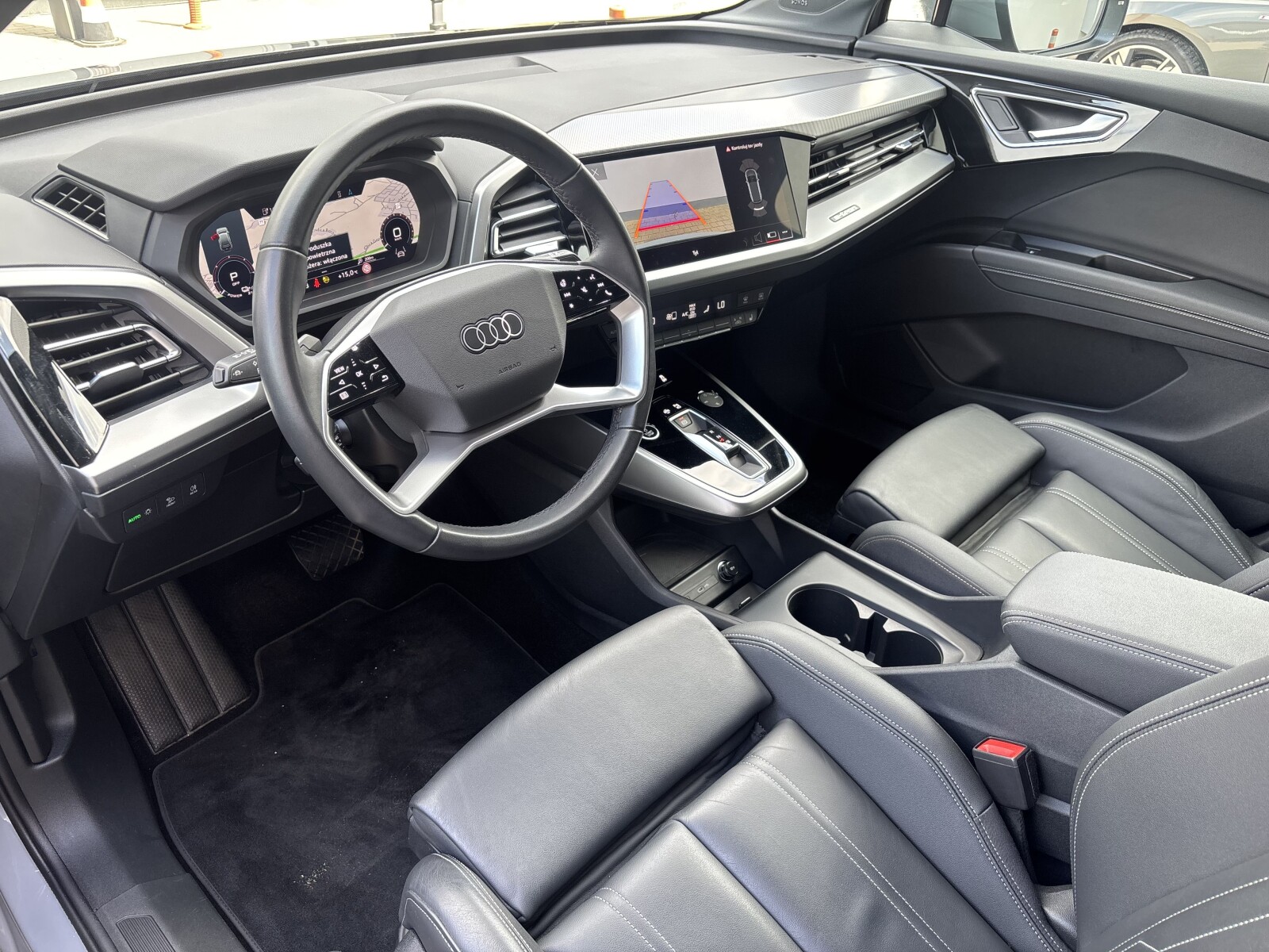 Audi Q4 e-tron - zdjęcie 15