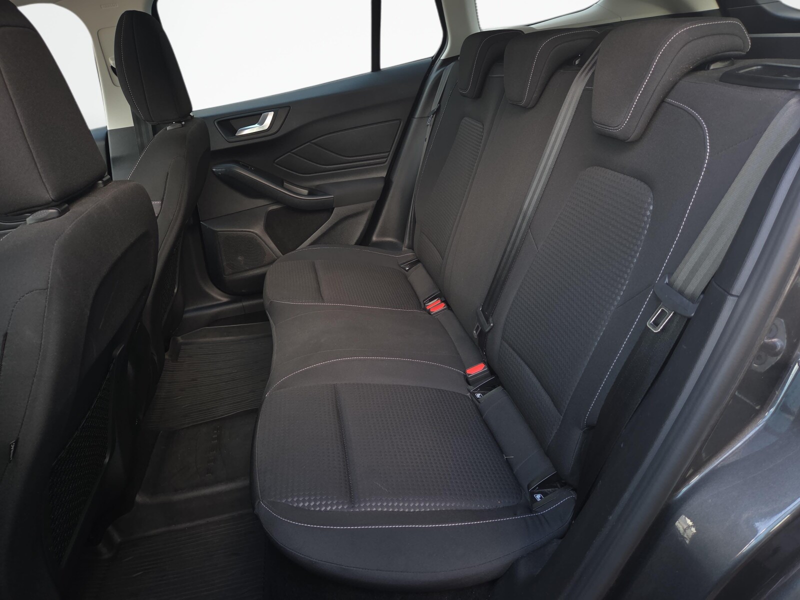 Ford Focus - zdjęcie 12