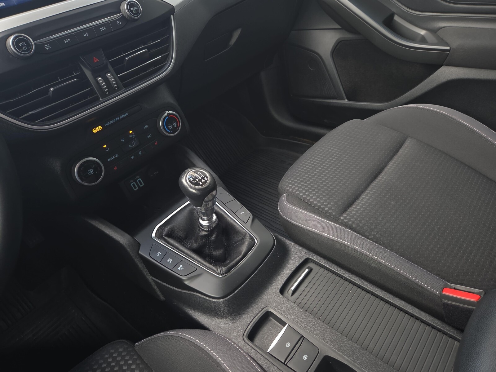 Ford Focus - zdjęcie 13