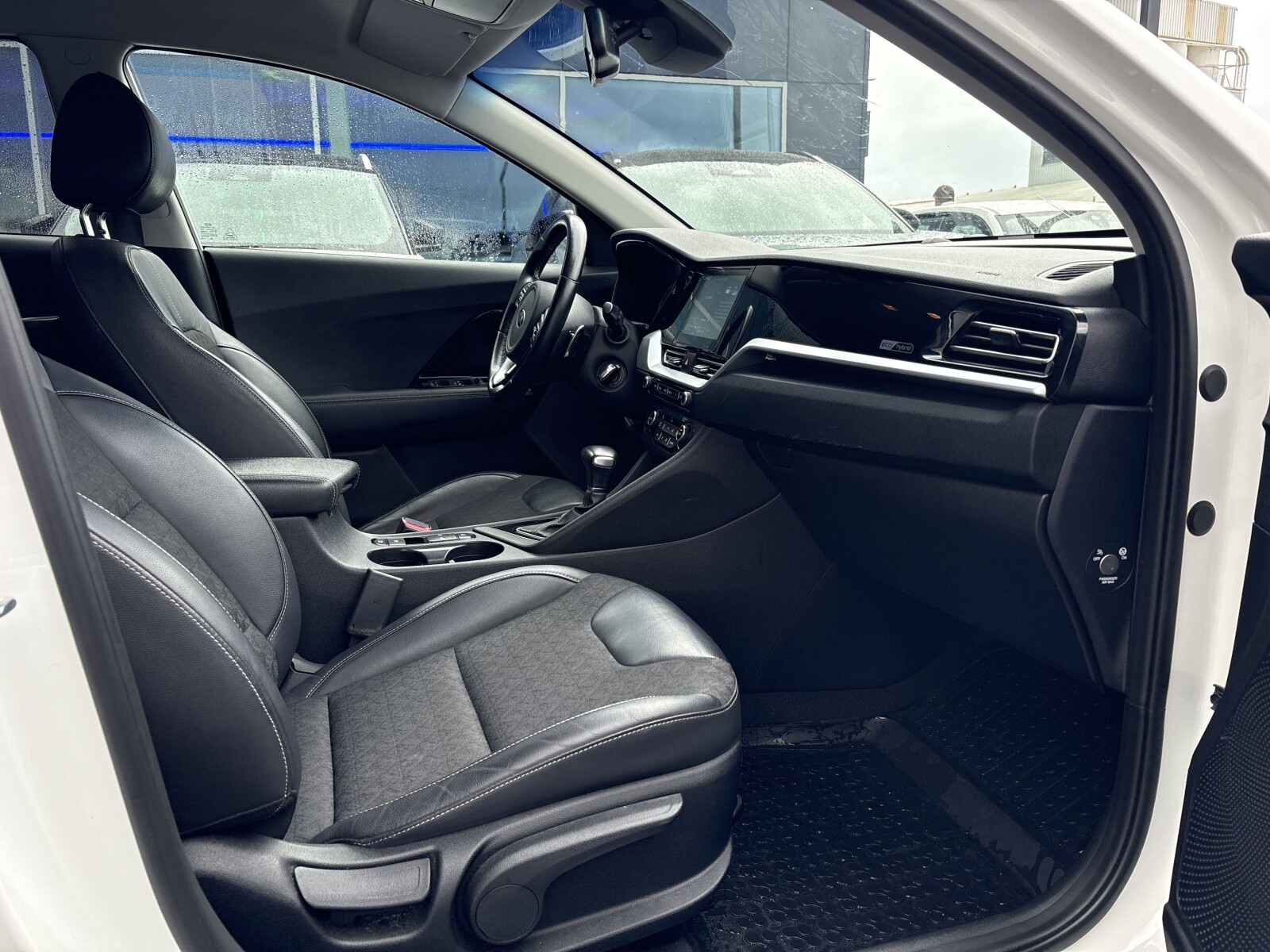 Kia Niro - zdjęcie 9