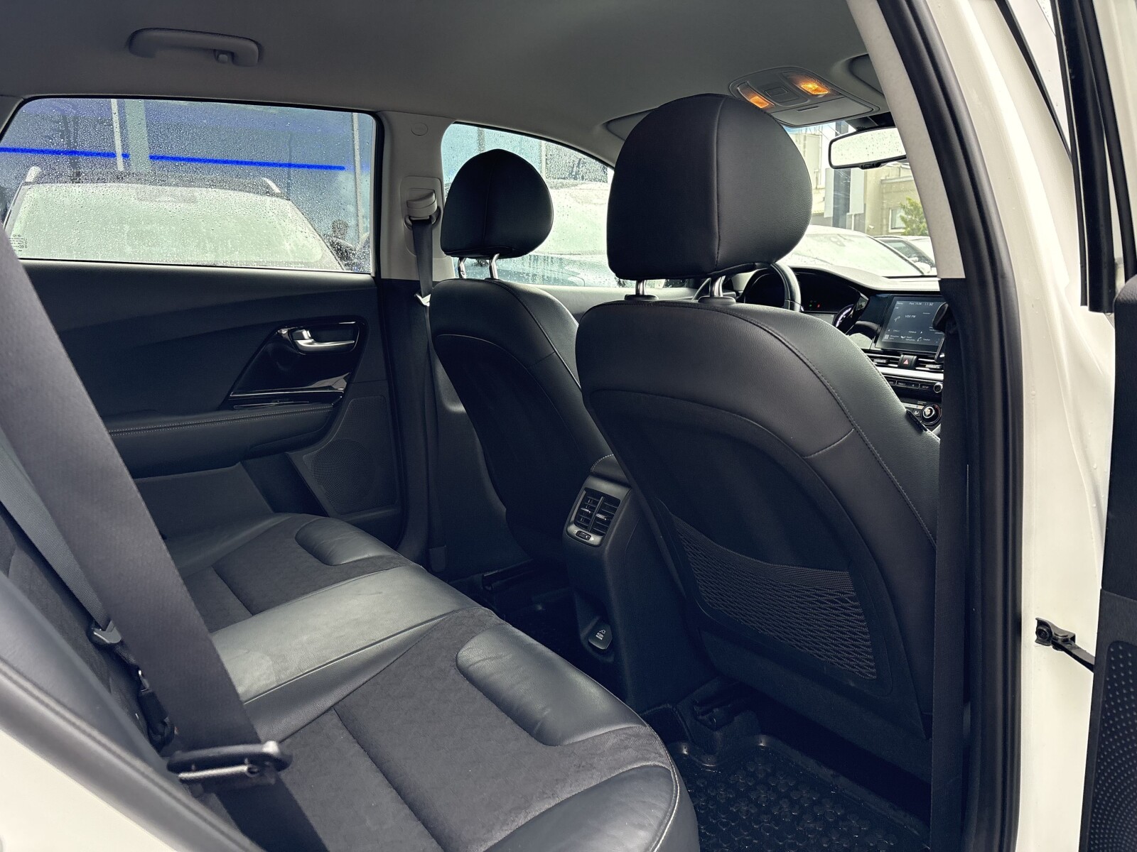Kia Niro - zdjęcie 26