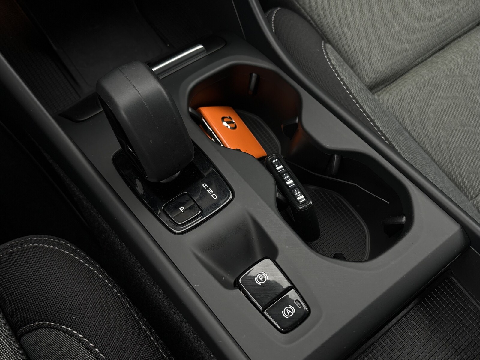 Volvo XC 40 - zdjęcie 24