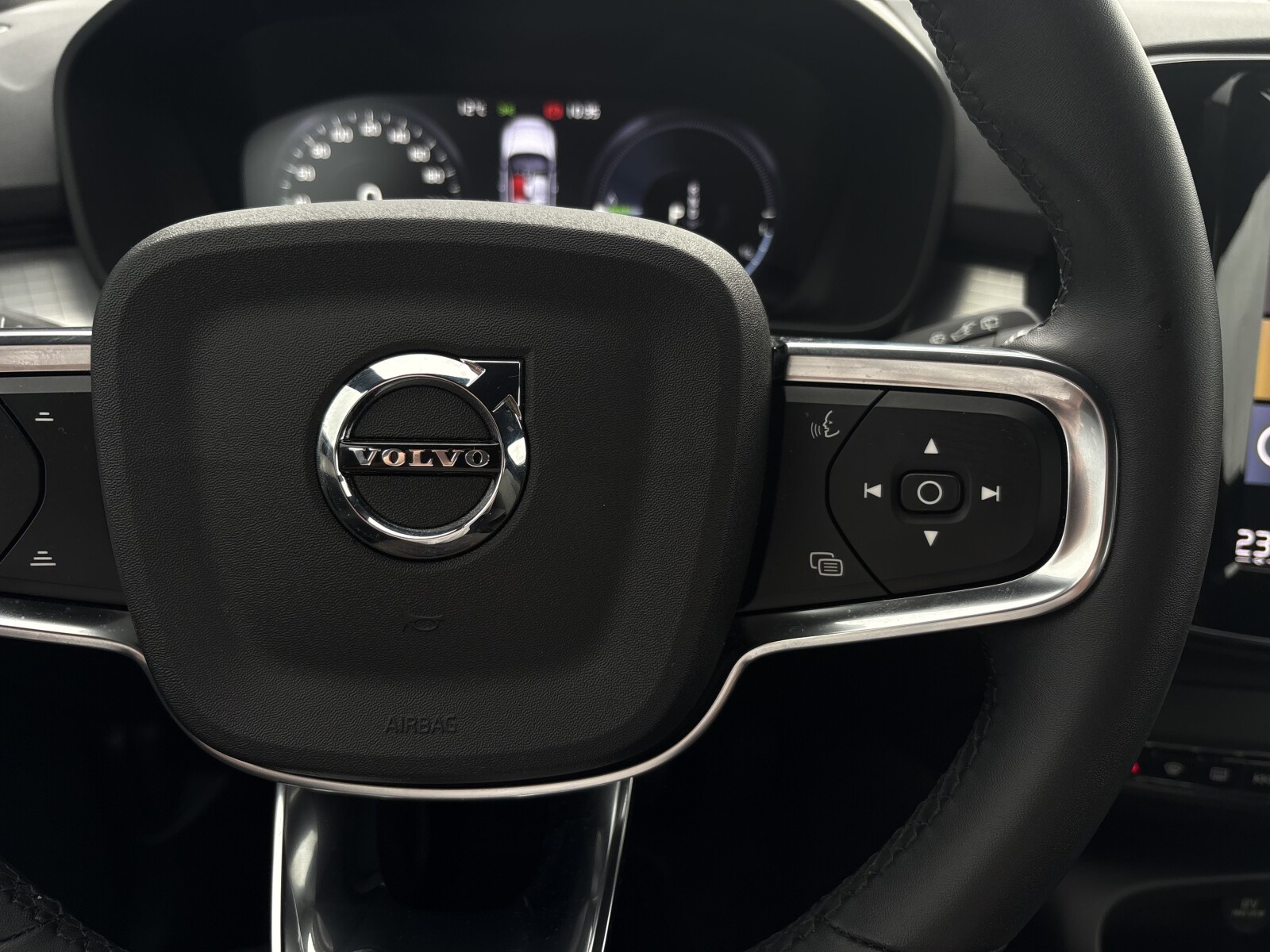 Volvo XC 40 - zdjęcie 16
