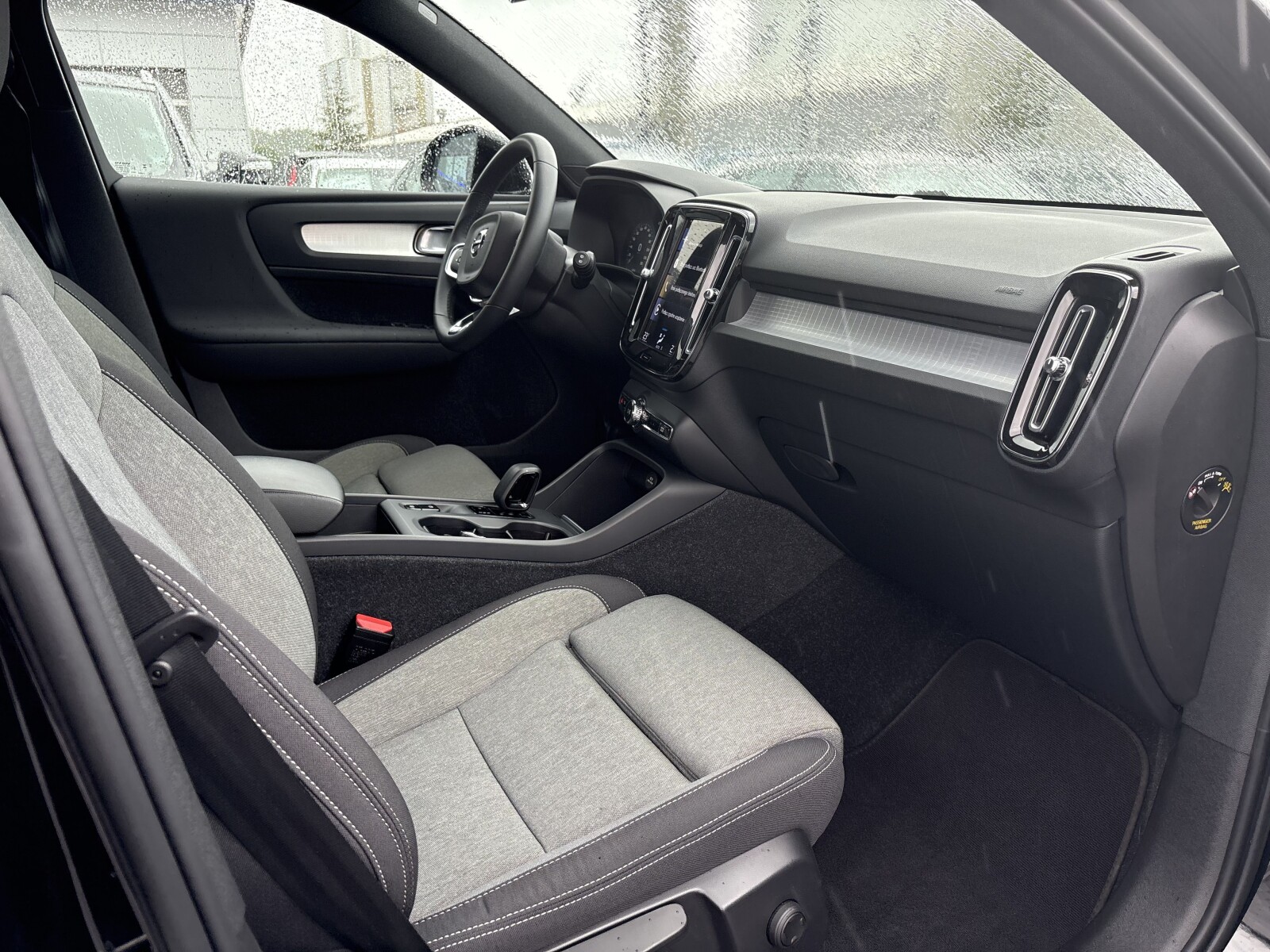 Volvo XC 40 - zdjęcie 9
