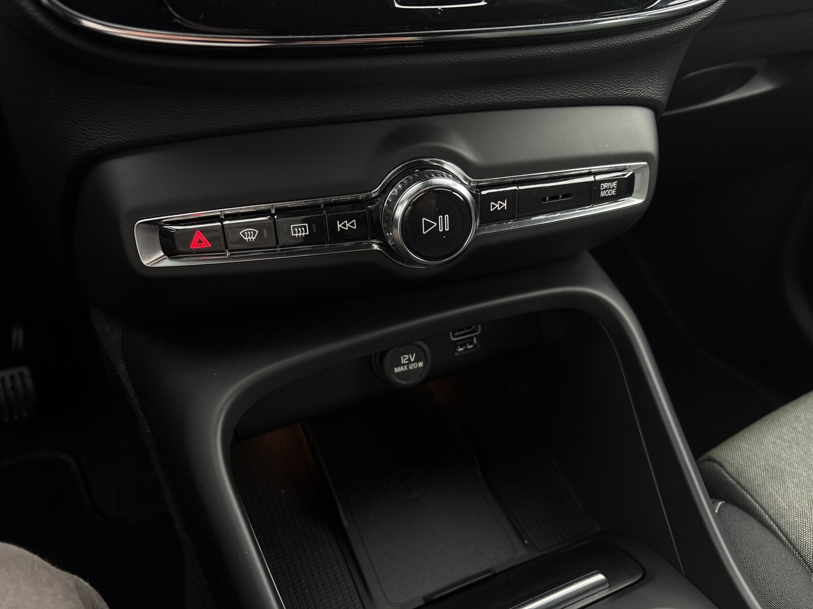 Volvo XC 40 - zdjęcie 23