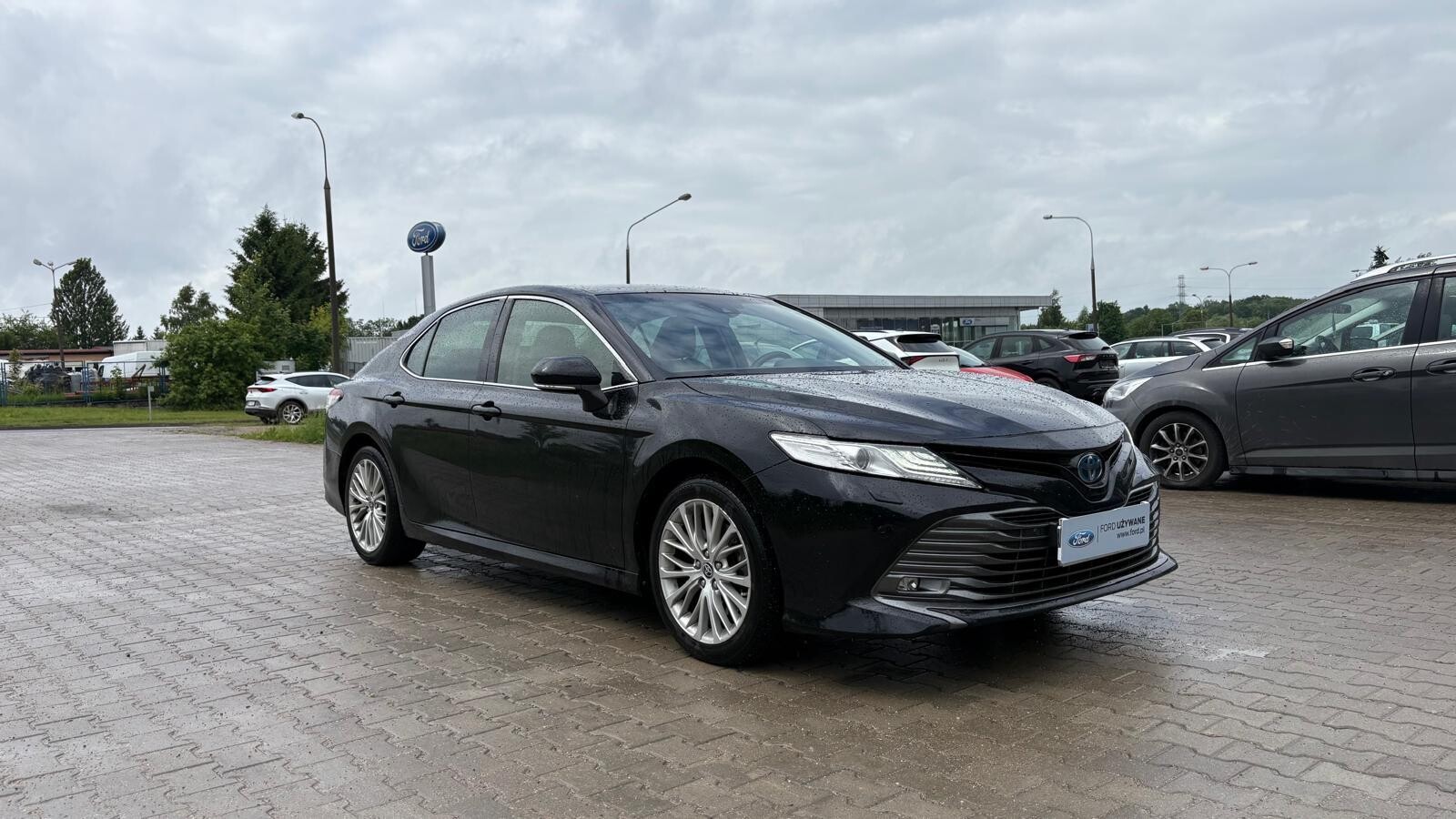 Toyota Camry - zdjęcie 2