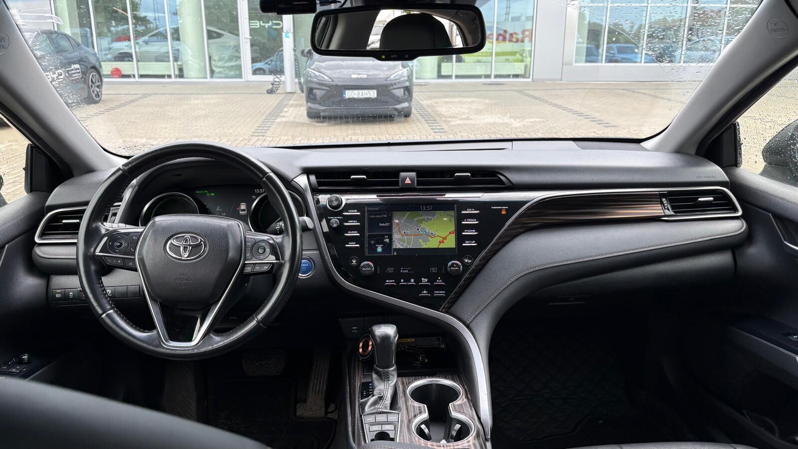 Toyota Camry - zdjęcie 7