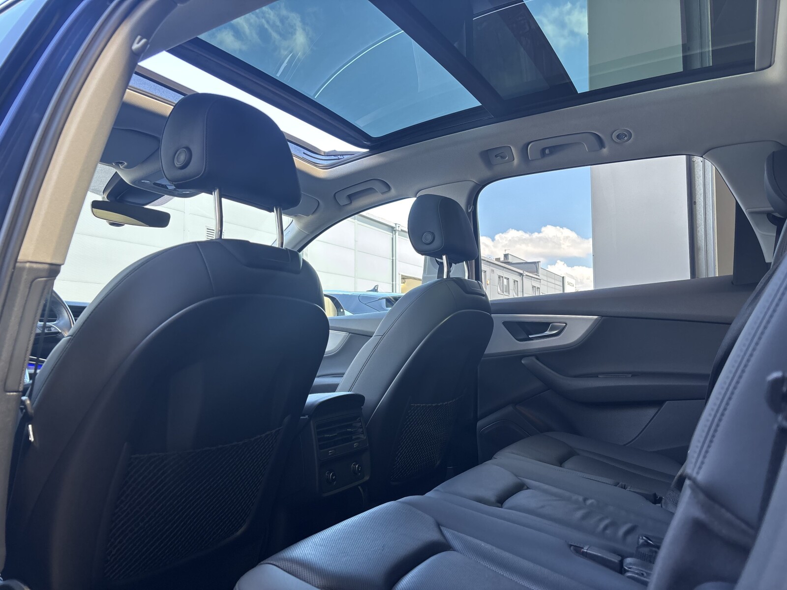 Audi Q7 - zdjęcie 30