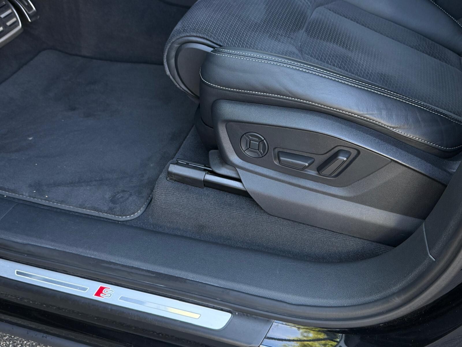 Audi Q7 - zdjęcie 16