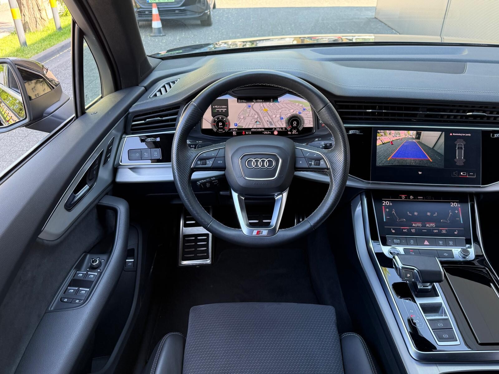 Audi Q7 - zdjęcie 27