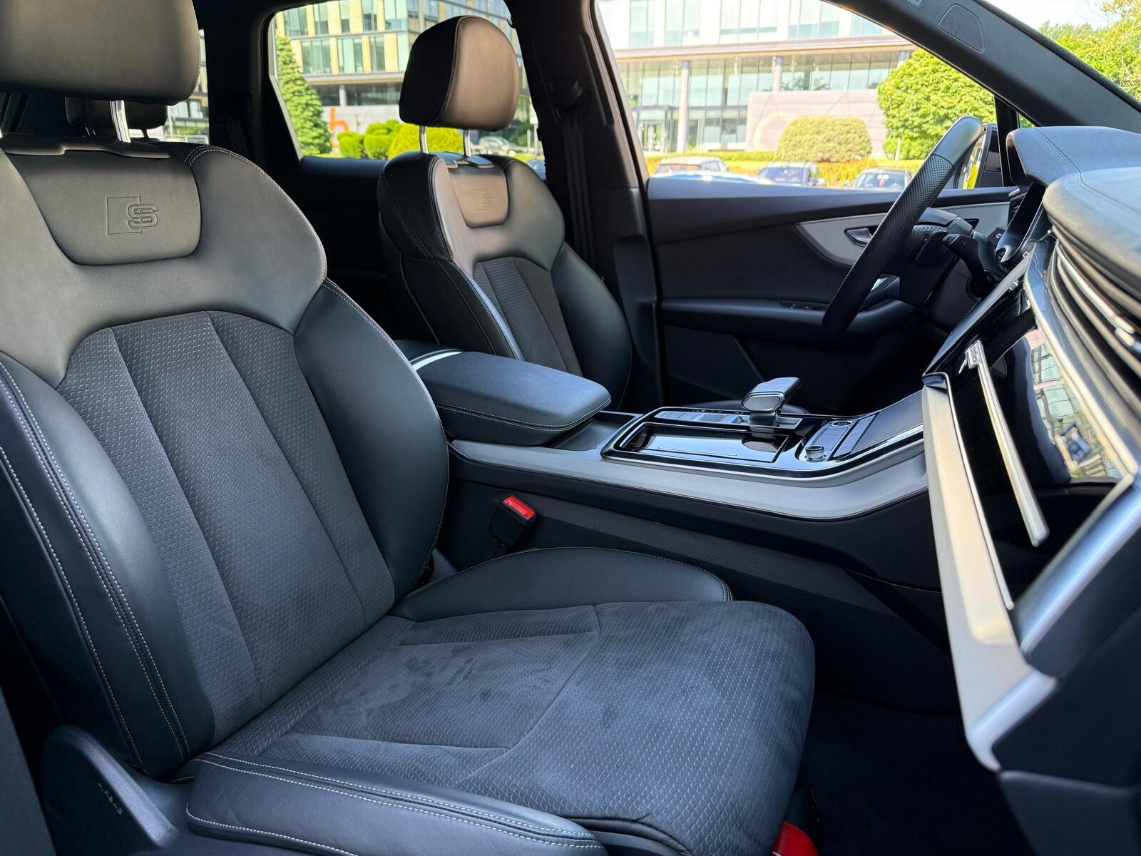 Audi Q7 - zdjęcie 24