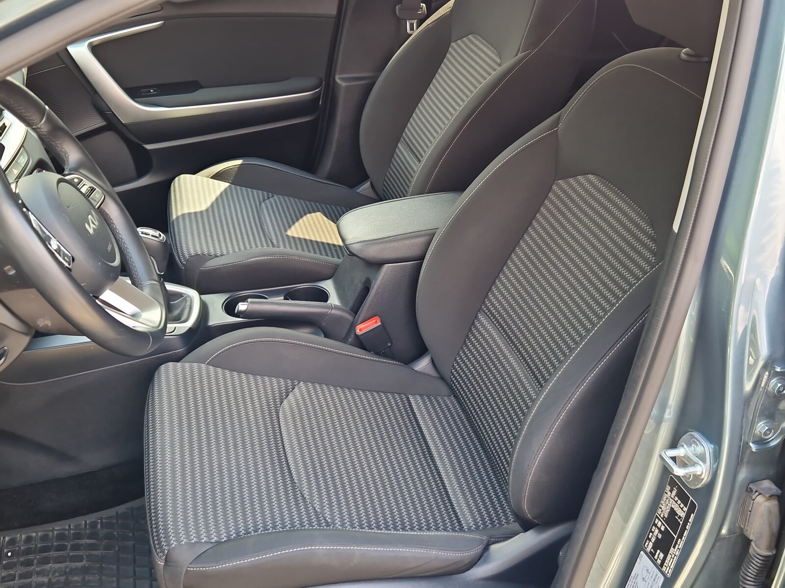 Kia Ceed - zdjęcie 20