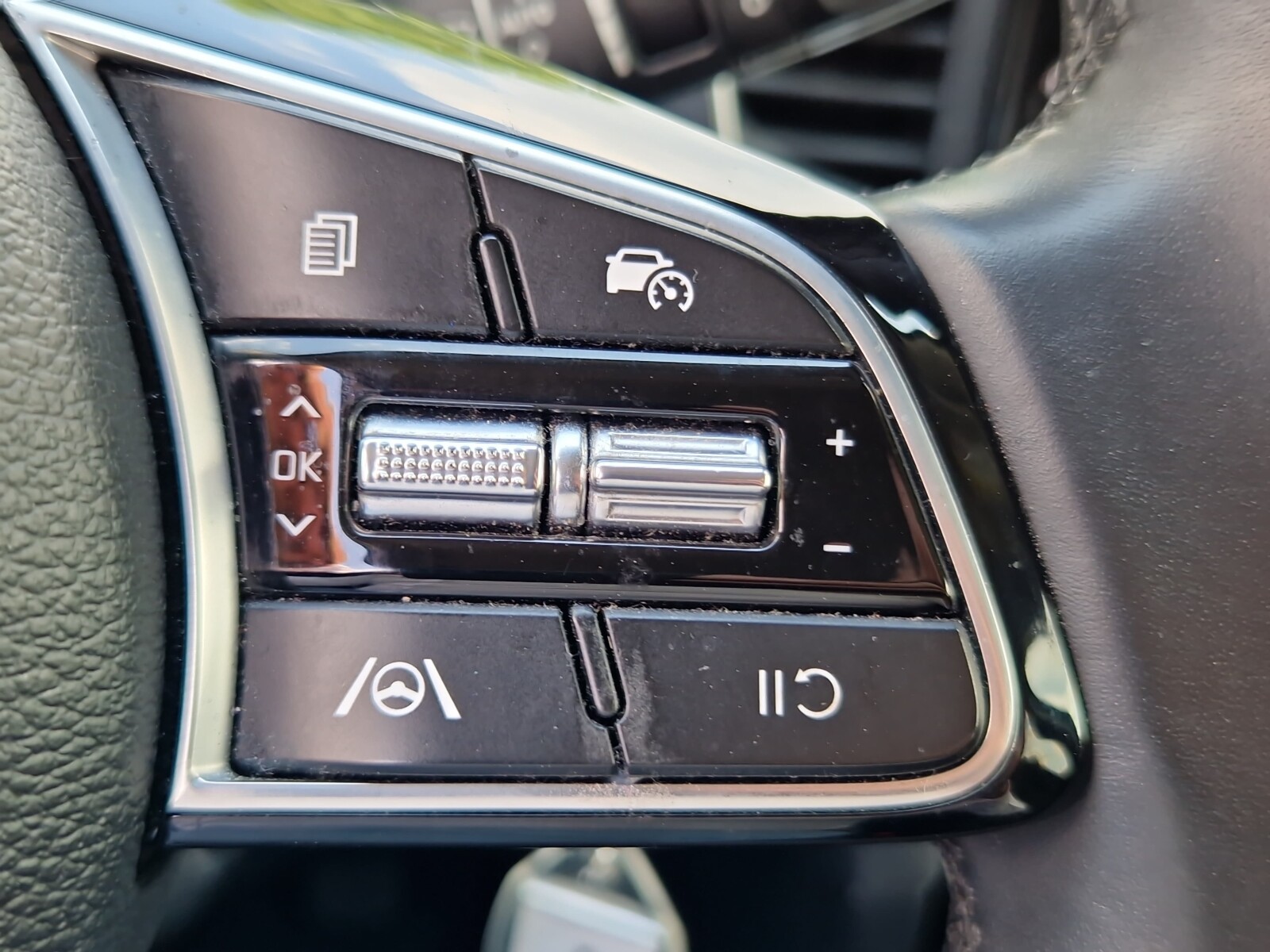 Kia Ceed - zdjęcie 17