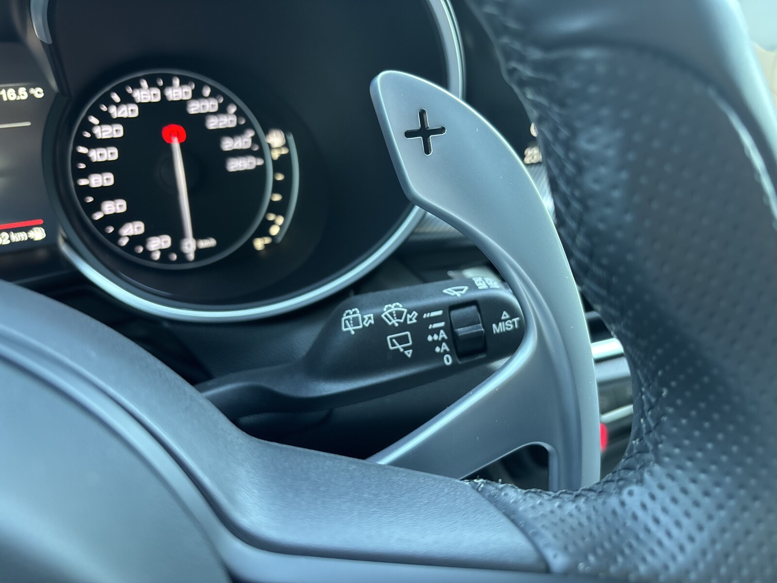 Alfa Romeo Stelvio - zdjęcie 14