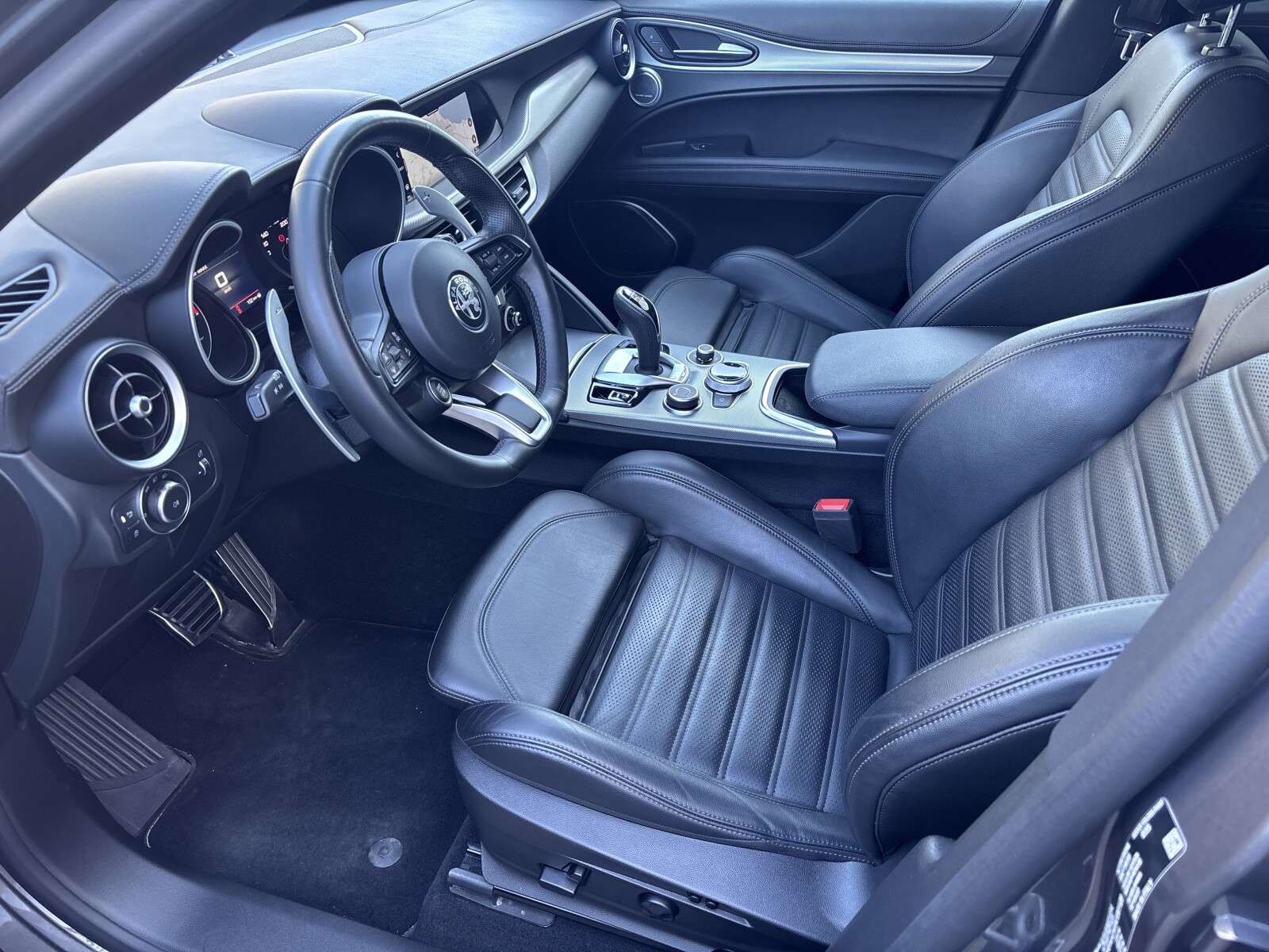 Alfa Romeo Stelvio - zdjęcie 15