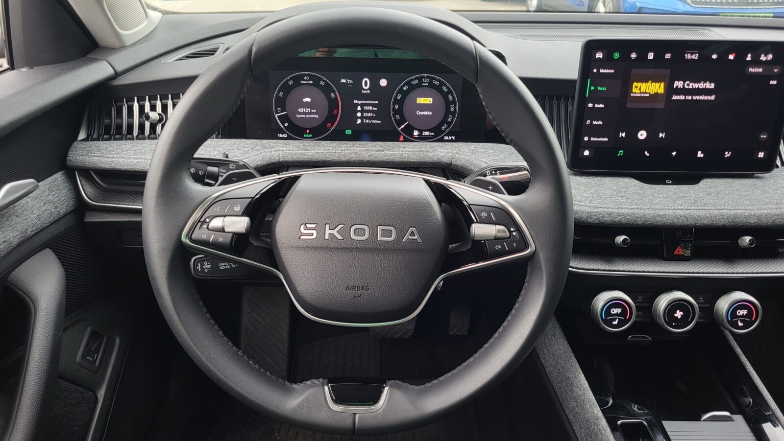 Škoda Superb Combi - zdjęcie 18