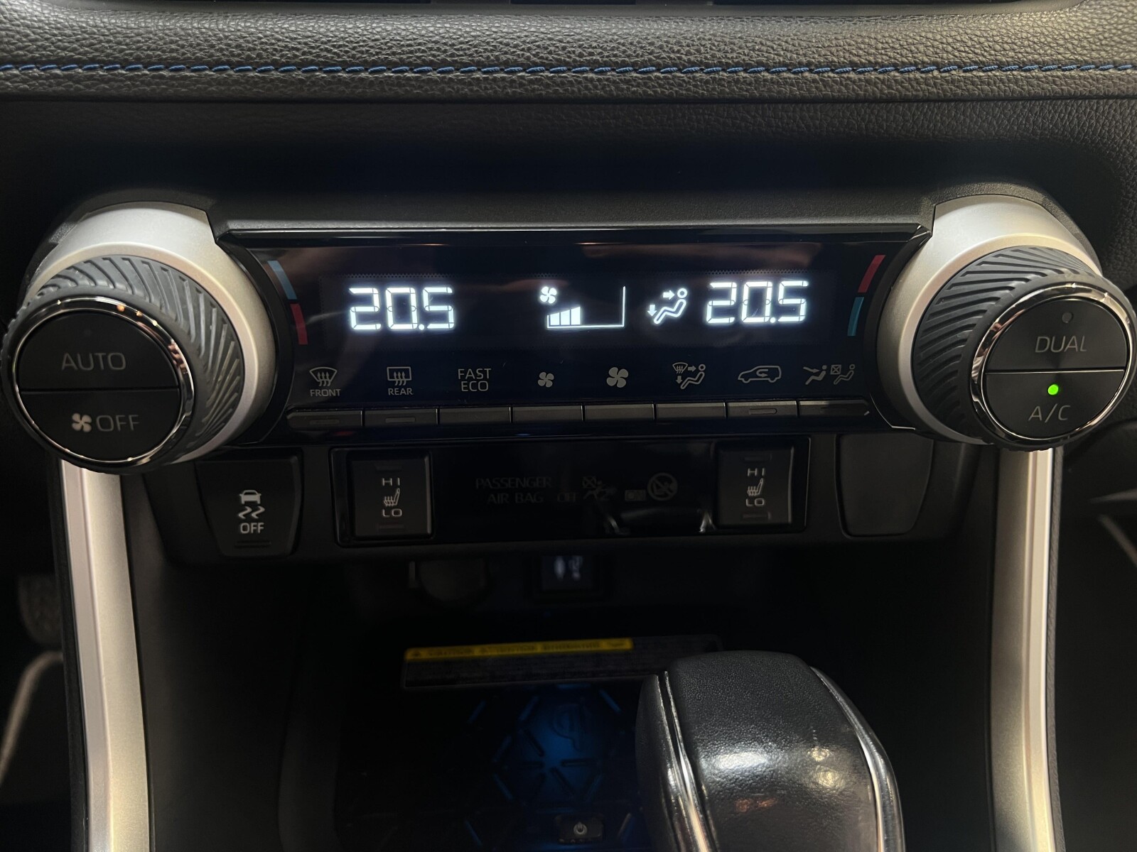 Toyota RAV 4 - zdjęcie 21