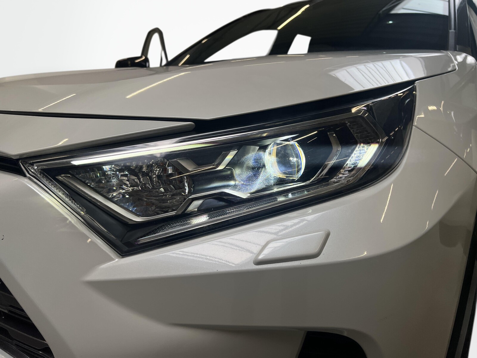 Toyota RAV 4 - zdjęcie 9